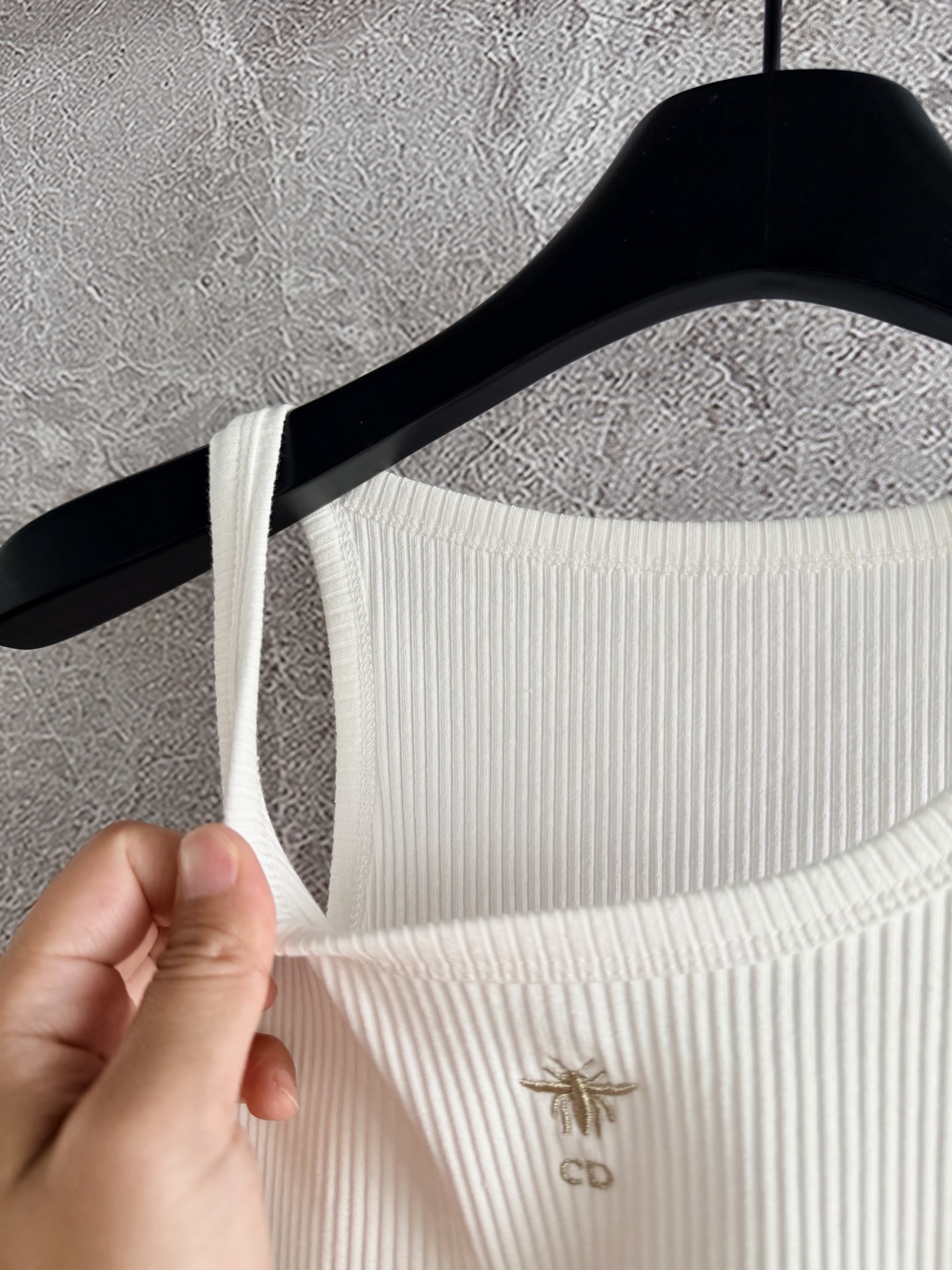 现货‼️‼️🛒款号10250/金色蜜蜂背心✨巨巨巨巨，显瘦！采用进口螺纹棉质地，更有胫骨，不是软趴趴的廉