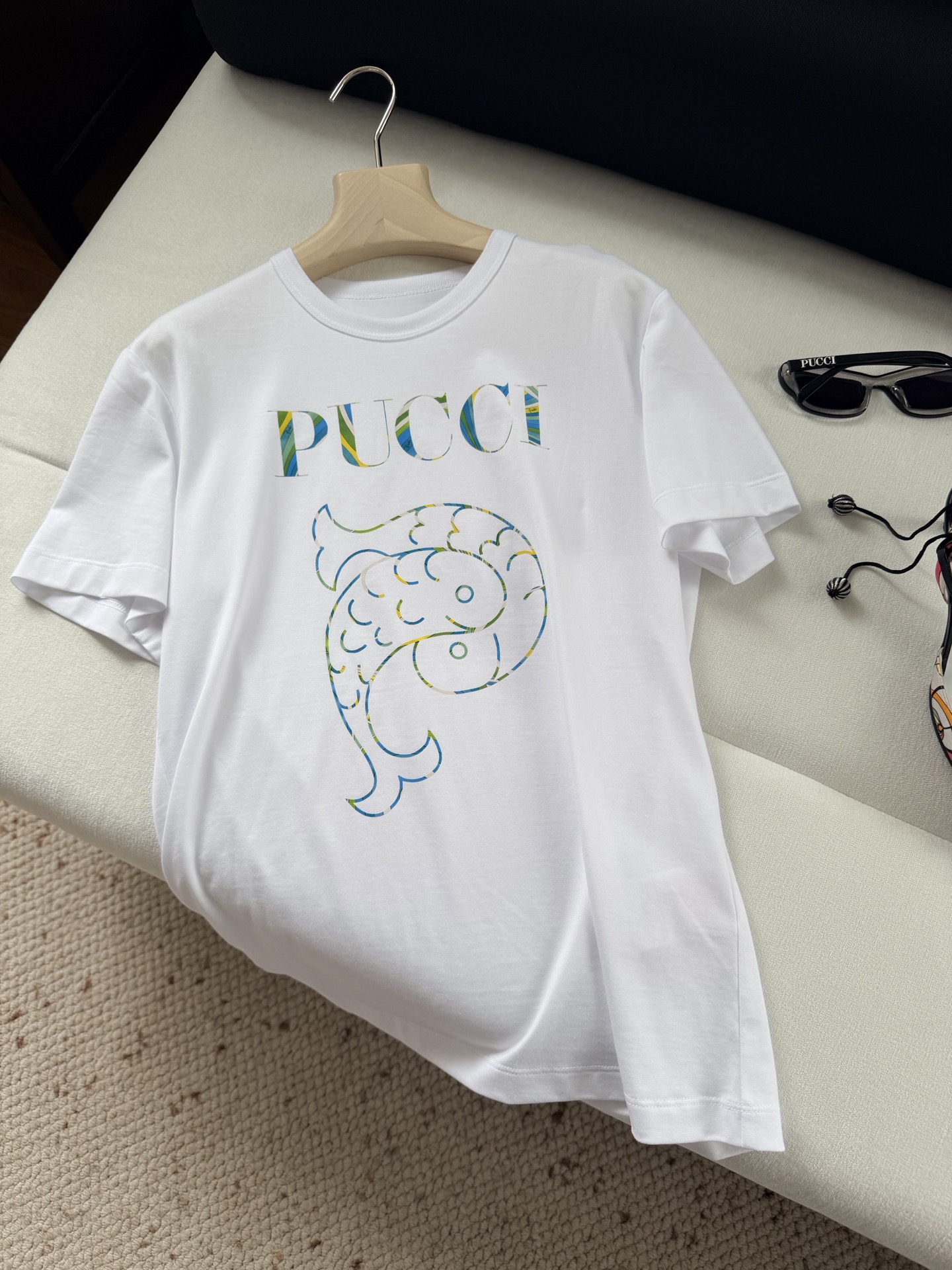 现货‼️‼️🛒款号W25/logo图案印花t恤✨白色微标印花，采用平纹棉质针织面料制作，螺纹圆领 短袖直