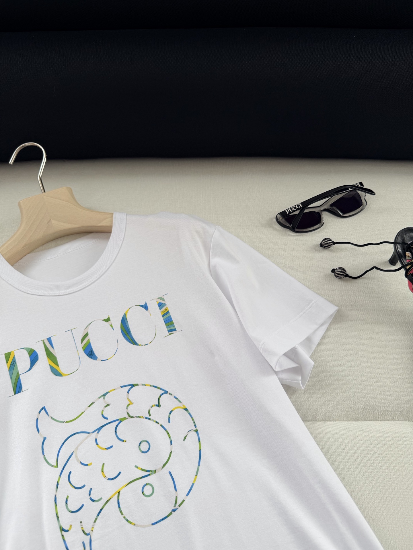 现货‼️‼️🛒款号W25/logo图案印花t恤✨白色微标印花，采用平纹棉质针织面料制作，螺纹圆领 短袖直