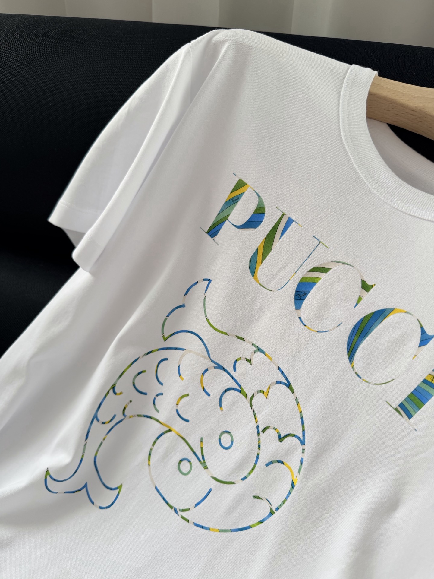 现货‼️‼️🛒款号W25/logo图案印花t恤✨白色微标印花，采用平纹棉质针织面料制作，螺纹圆领 短袖直