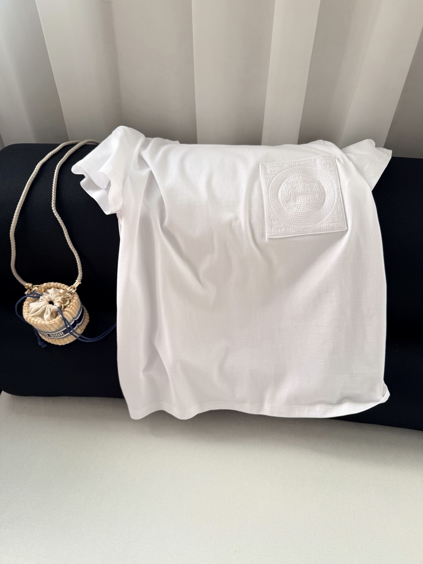 现货‼️‼️🛒款号L2/口袋刺绣t恤✨100%棉质、螺纹拼接饰边圆领，前袋饰有H Mosaique精致刺