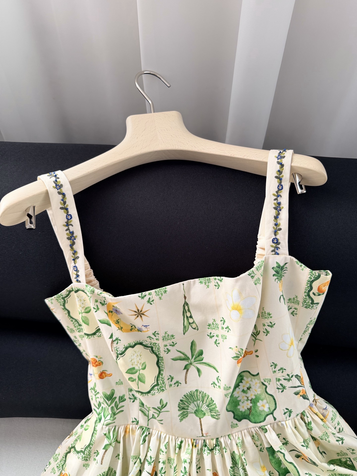 现货‼️‼️🛒款号W25/印花吊带连衣裙✨Agua ✘ 2026💐早春风光已至！超级显白的Agua吊带裙