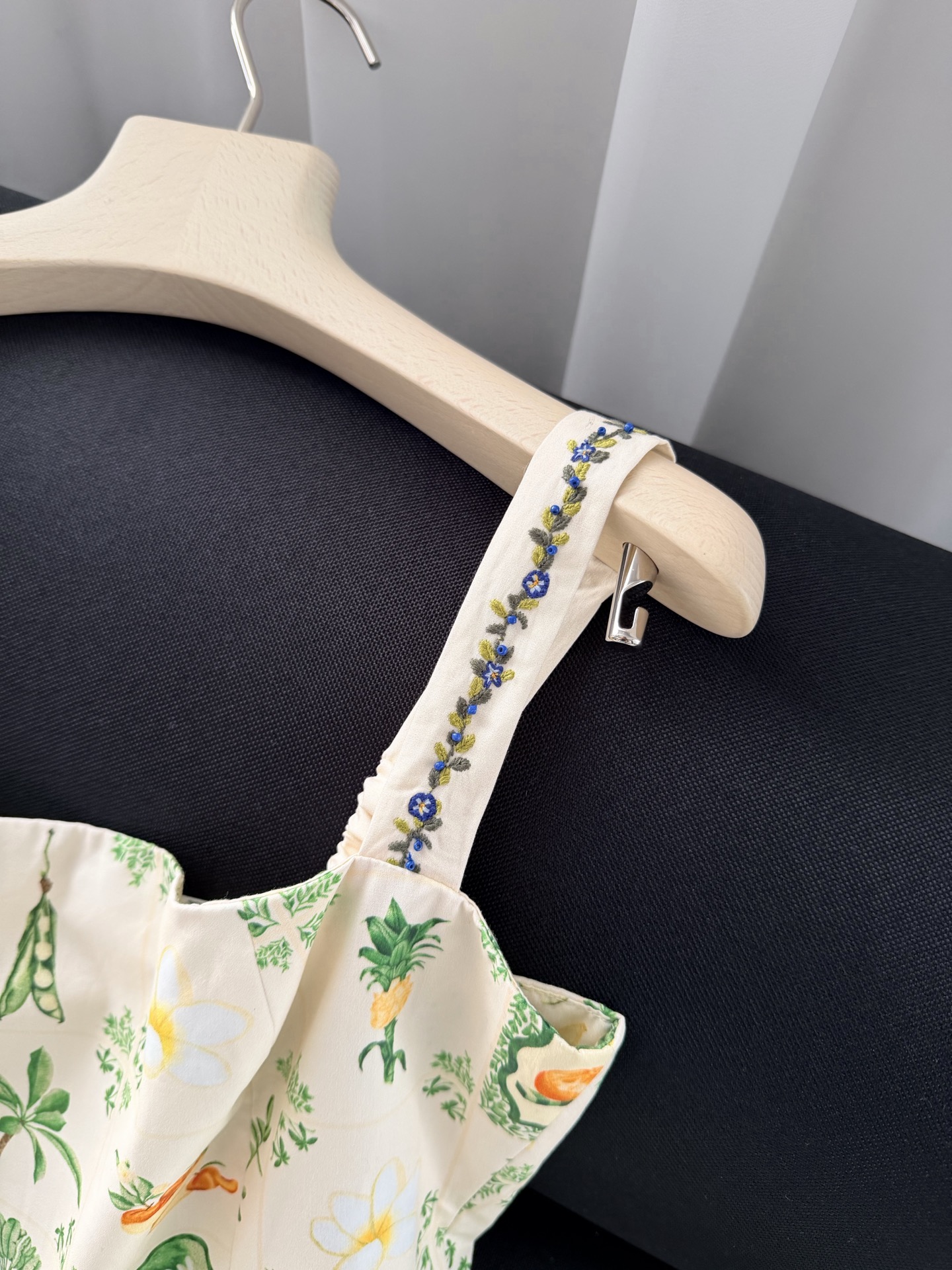 现货‼️‼️🛒款号W25/印花吊带连衣裙✨Agua ✘ 2026💐早春风光已至！超级显白的Agua吊带裙