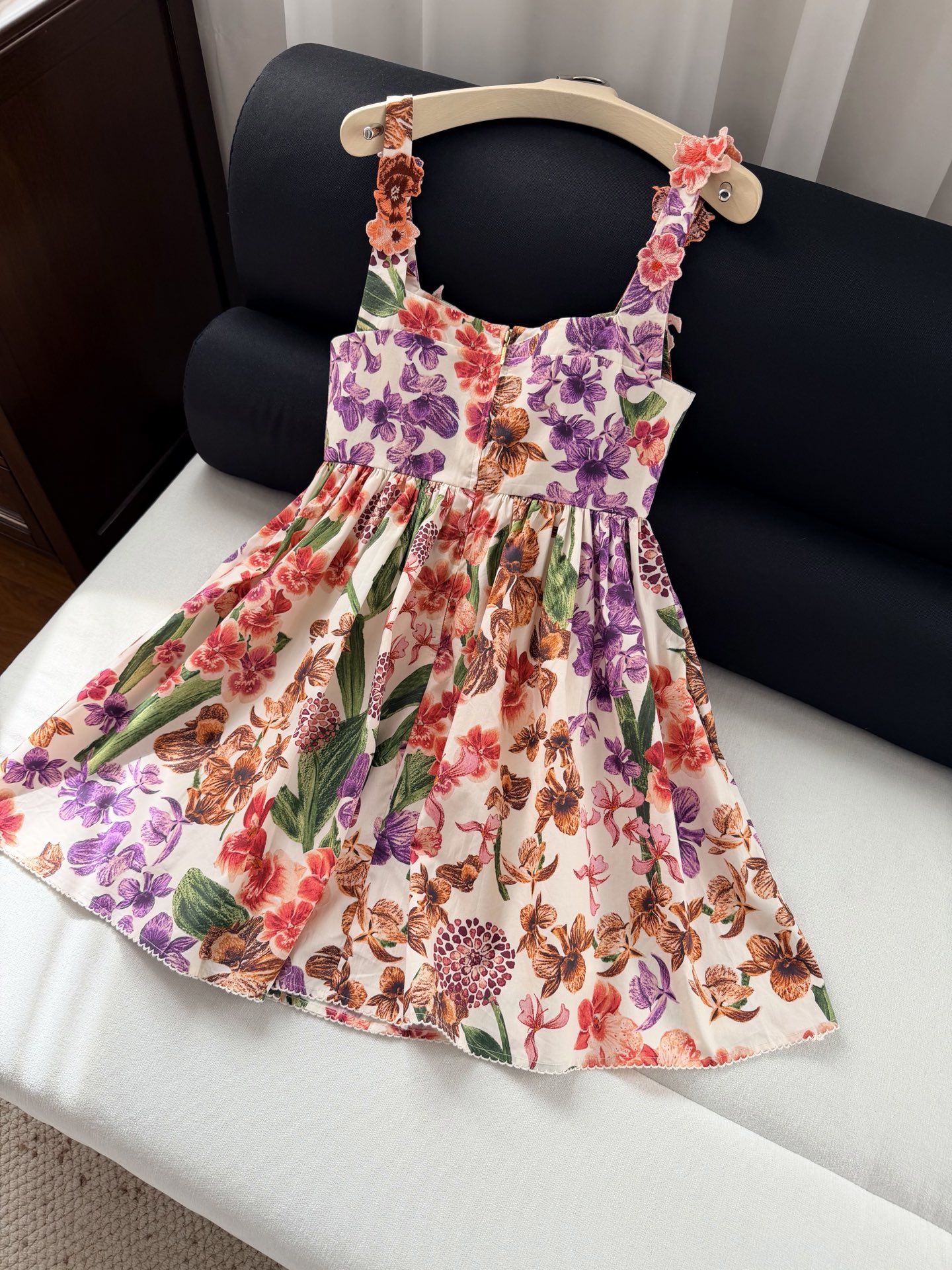 现货‼️‼️/花朵簇连衣裙✨Agua ✘ 2026💐绝美艺术品，饰有栩栩如生的刺绣贴花，方领设计、隐形背