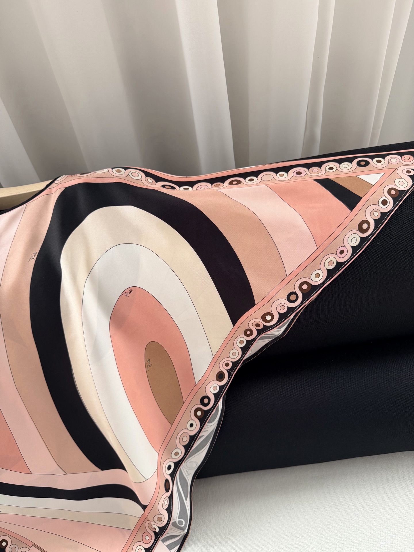 翻单‼️‼️/Stella印花斗篷罩衫✨18姆斜纹真丝面料（无闭合）套头，前后片幅定位大理石纹印花图案，