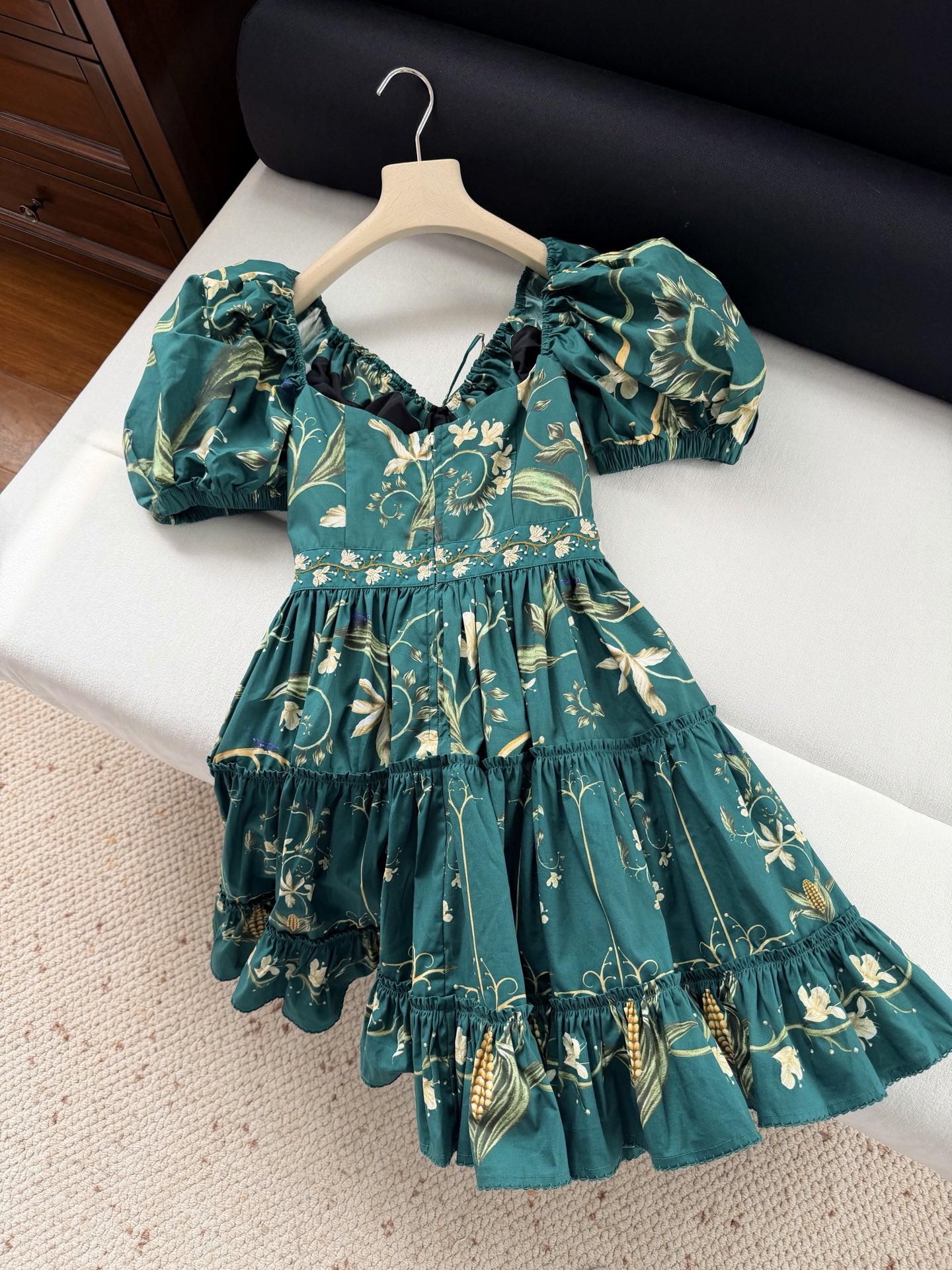 现货‼️‼️🛒款号0/手作花蕊串珠连衣裙✨Agua by Agua Bendita把手工细节做到极致，有