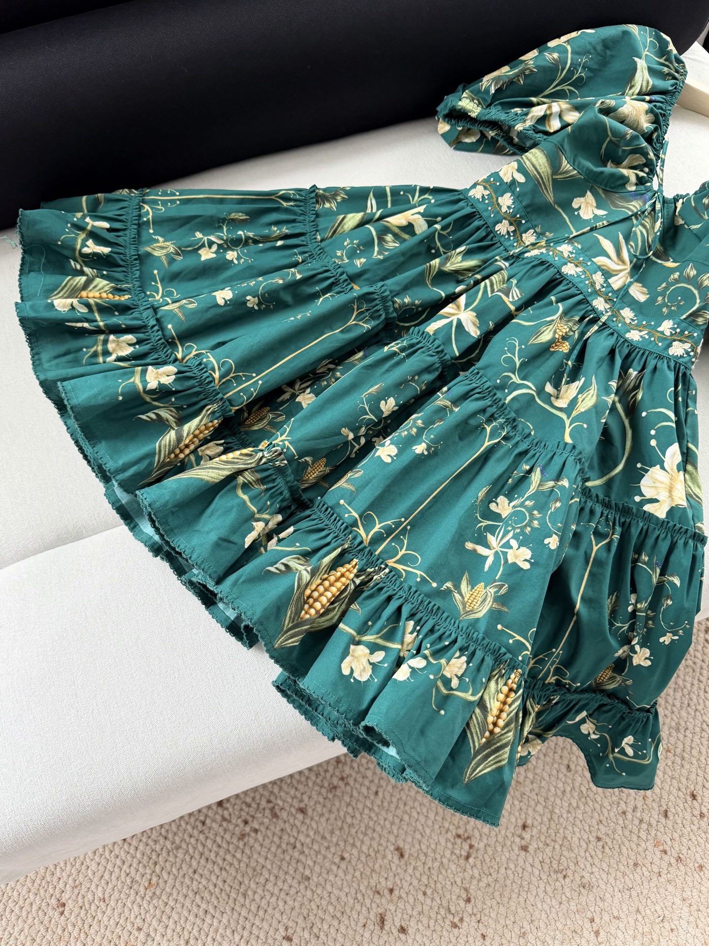 现货‼️‼️🛒款号0/手作花蕊串珠连衣裙✨Agua by Agua Bendita把手工细节做到极致，有