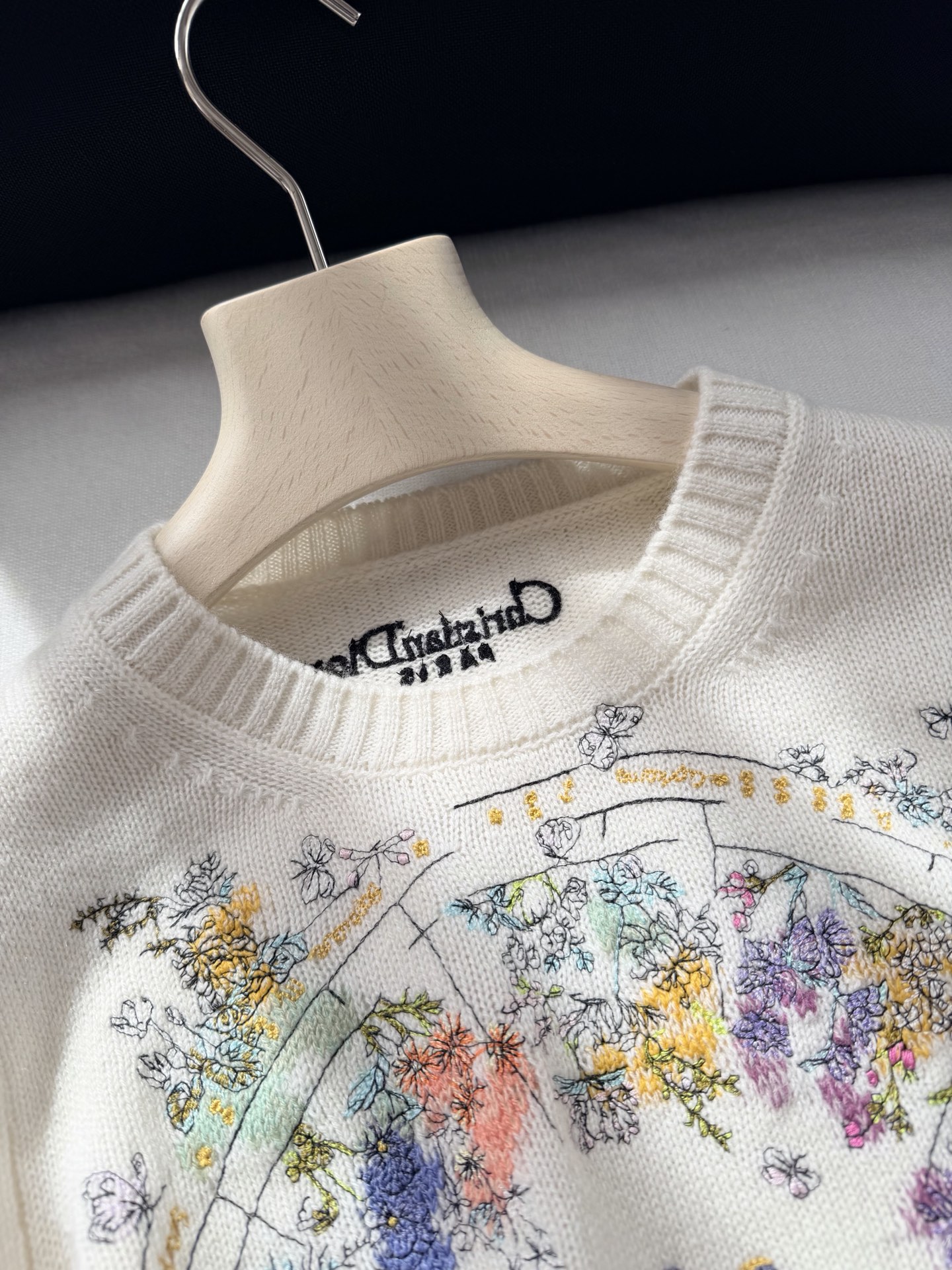 现货‼️‼️🛒款号8/花卉轮盘毛衣✨温柔而坚韧的针织之美，很像秘密花园里的梦境，让人一眼坠入繁花之境，羊