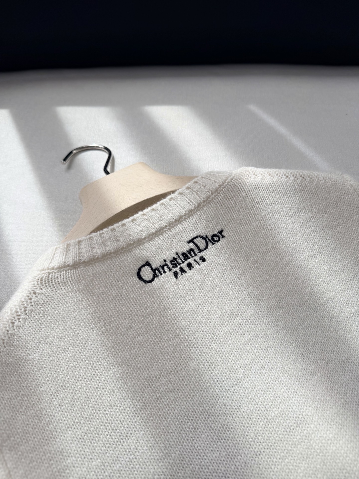 现货‼️‼️🛒款号8/花卉轮盘毛衣✨温柔而坚韧的针织之美，很像秘密花园里的梦境，让人一眼坠入繁花之境，羊