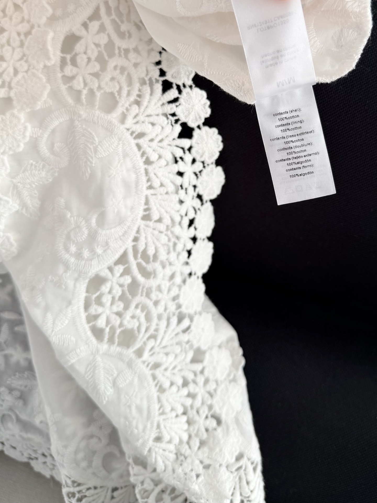 现货‼️‼️🛒款号W2507/绣花长半裙✨100%巴黎纱棉质、A字廓形、裙摆自然坠落，全身定位刺绣花朵，