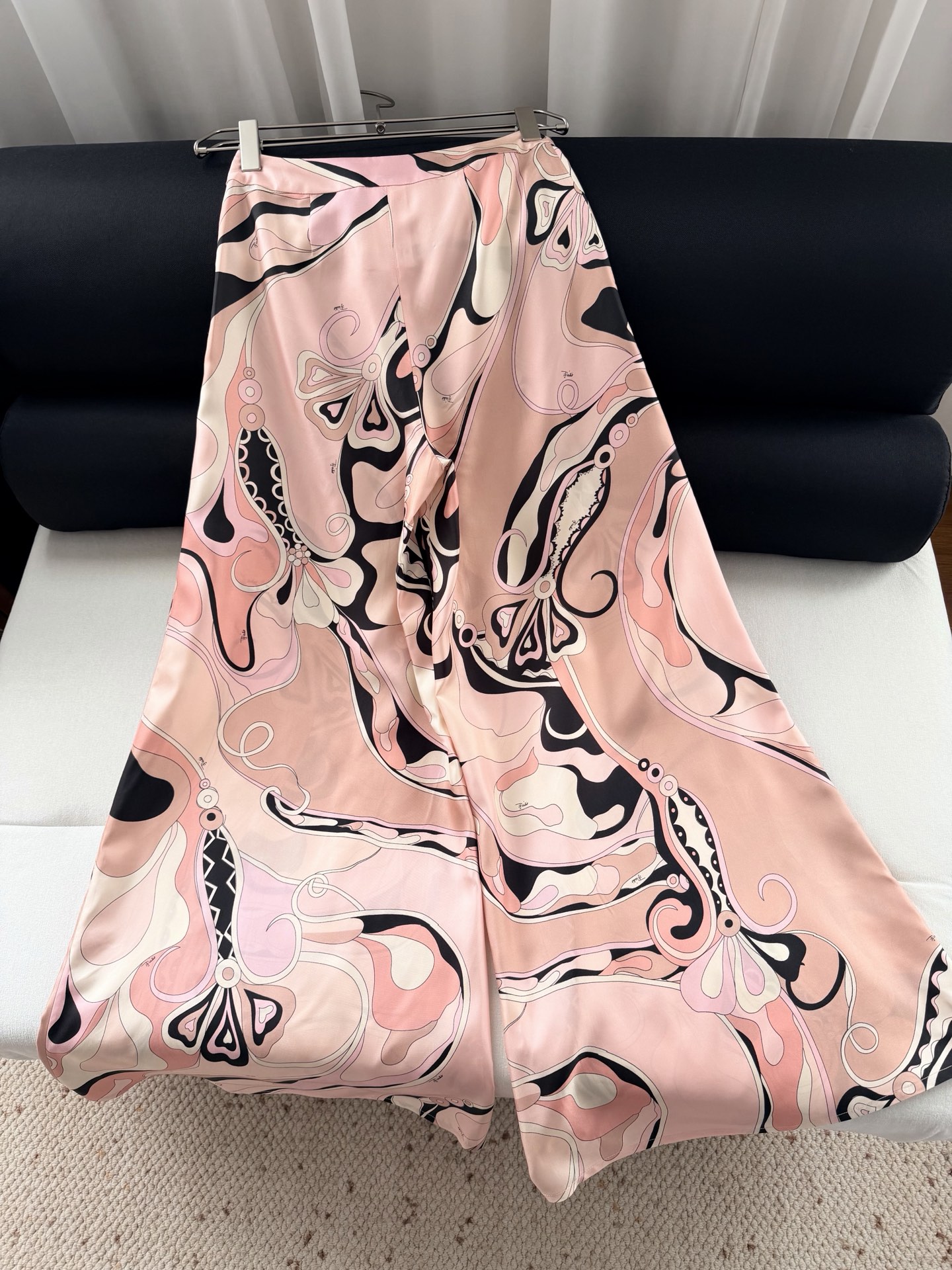 现货‼️‼️Stella真丝印花阔腿裤✨重磅19姆米斜纹真丝，饰有Stella大理石纹随机印花图案，侧拉