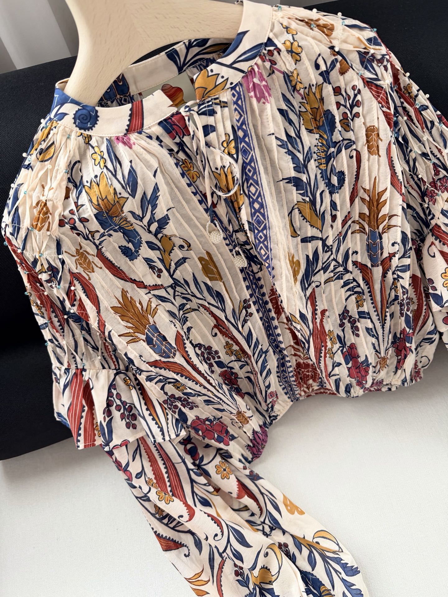 现货‼️‼️/定位印花打条衬衫✨很南法风情的花色，美的很丰富，太令人愉悦了，巴西的一个牌子，她们家印花做