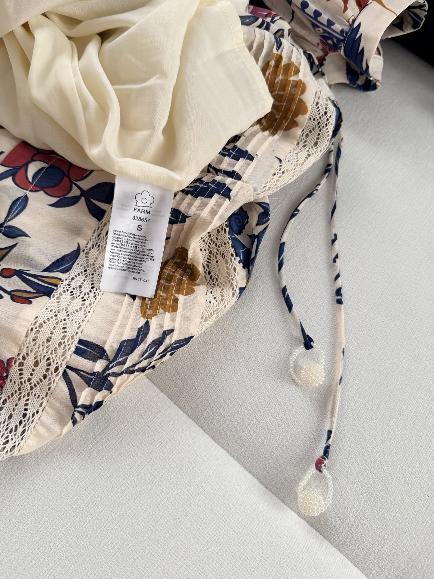 现货‼️‼️/打条蕾丝半裙✨很南法风情的花色，美的很丰富，太令人愉悦了，巴西的一个牌子，她们家印花做的还