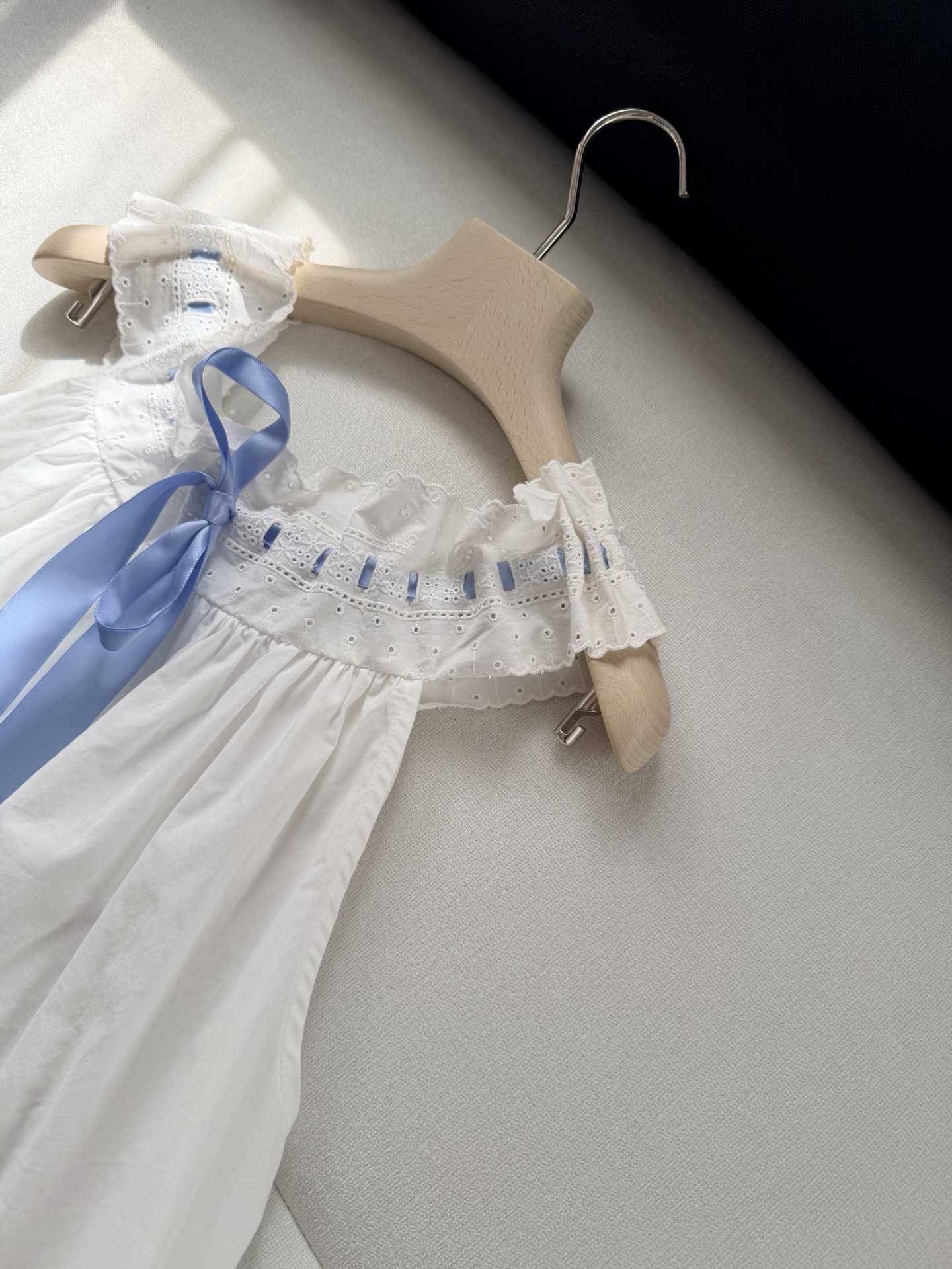 现货‼️‼️🛒款号9/俏皮两件套装✨我们女生一眼就会被这种灵气风格吸引，不疾不徐的从容之美， “与自然交