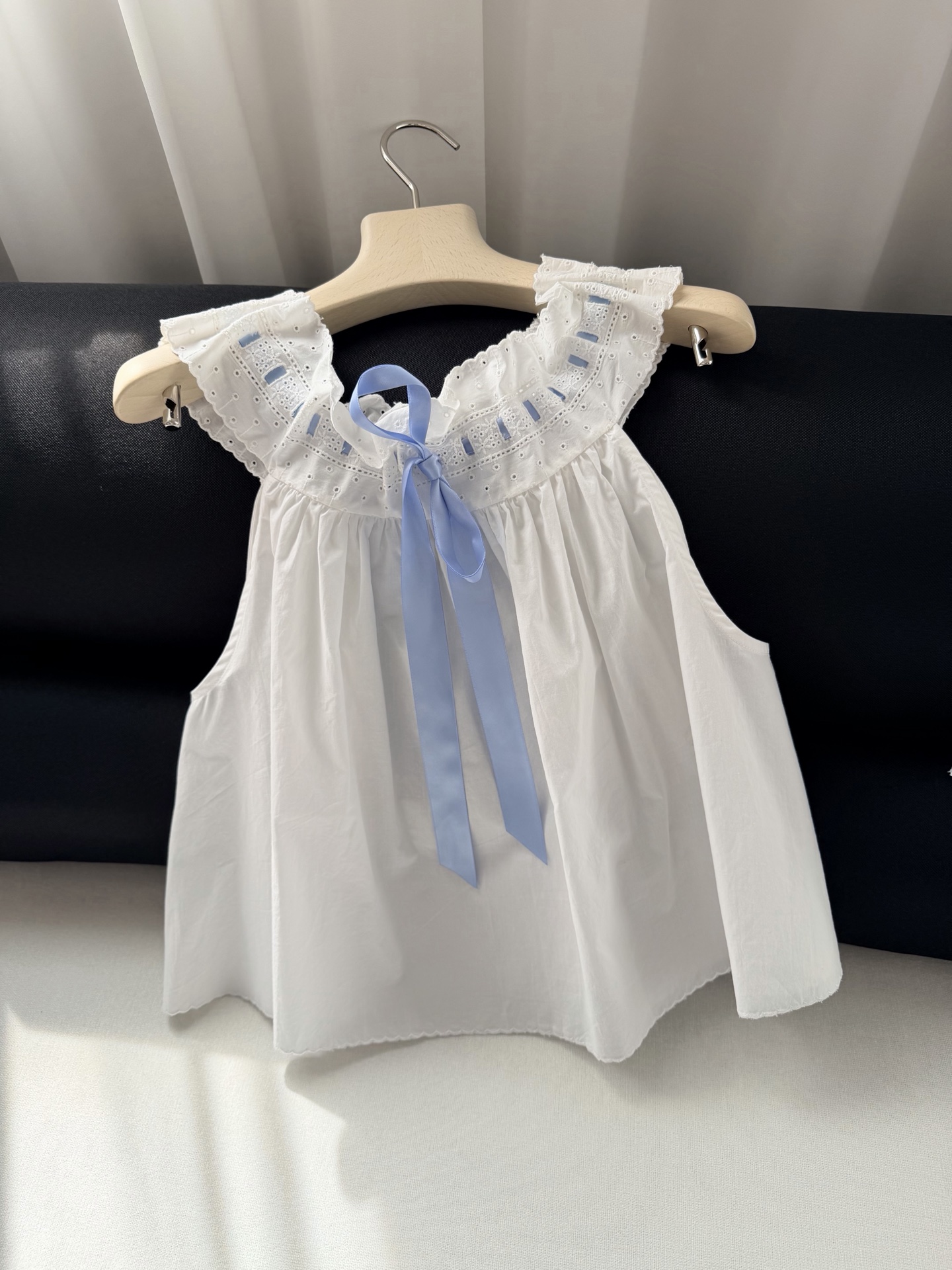 现货‼️‼️🛒款号9/俏皮两件套装✨我们女生一眼就会被这种灵气风格吸引，不疾不徐的从容之美， “与自然交