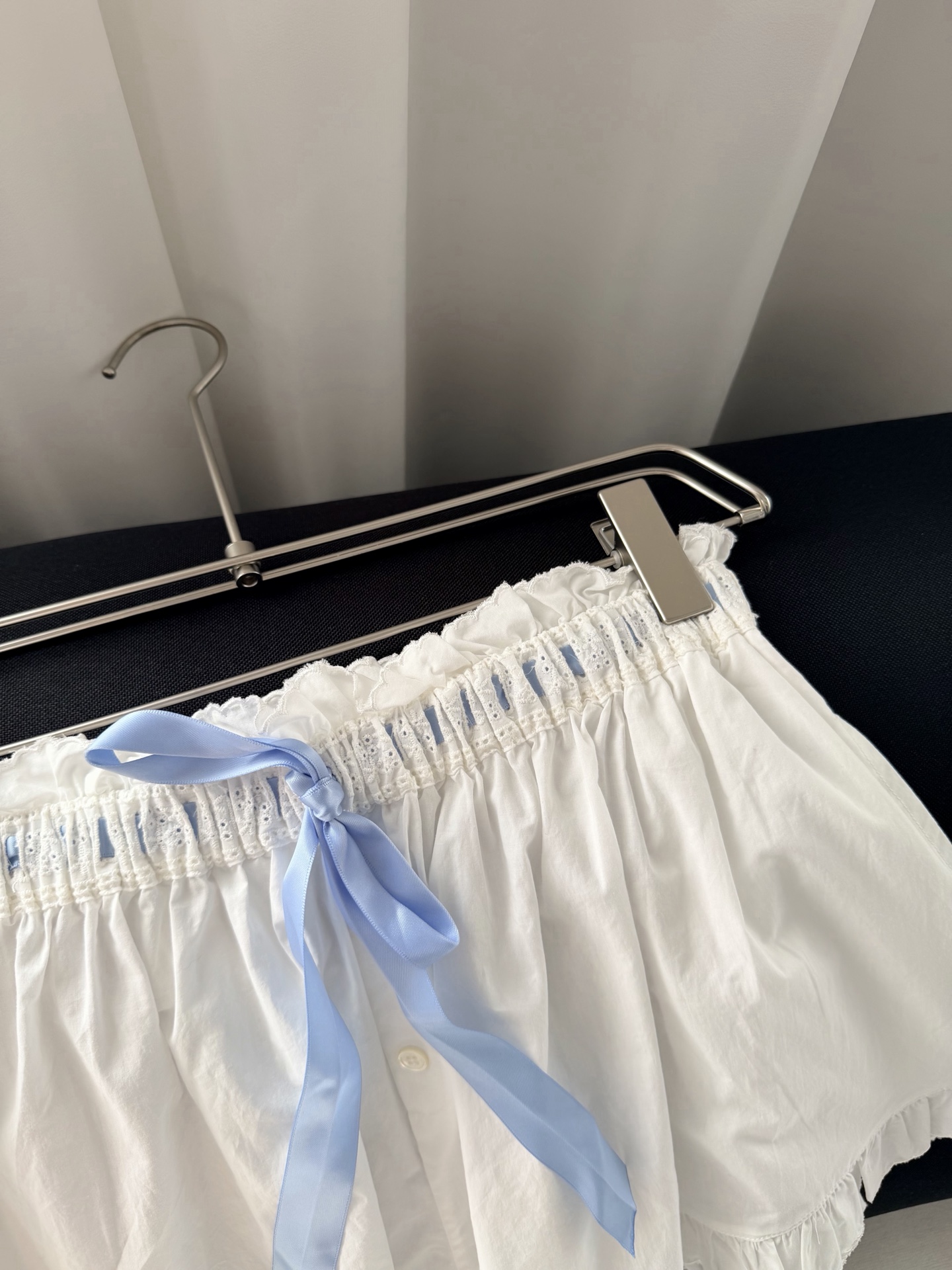 现货‼️‼️🛒款号9/俏皮两件套装✨我们女生一眼就会被这种灵气风格吸引，不疾不徐的从容之美， “与自然交