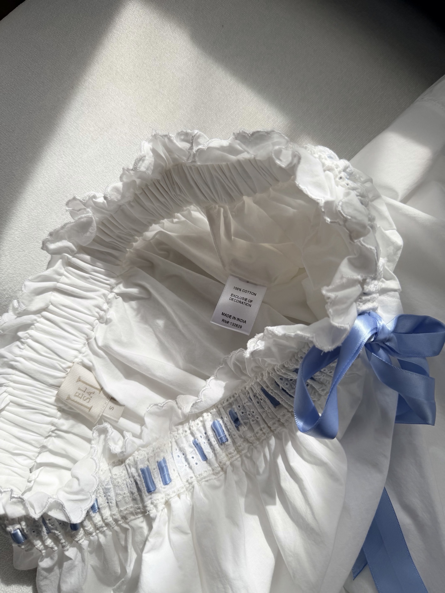 现货‼️‼️🛒款号9/俏皮两件套装✨我们女生一眼就会被这种灵气风格吸引，不疾不徐的从容之美， “与自然交