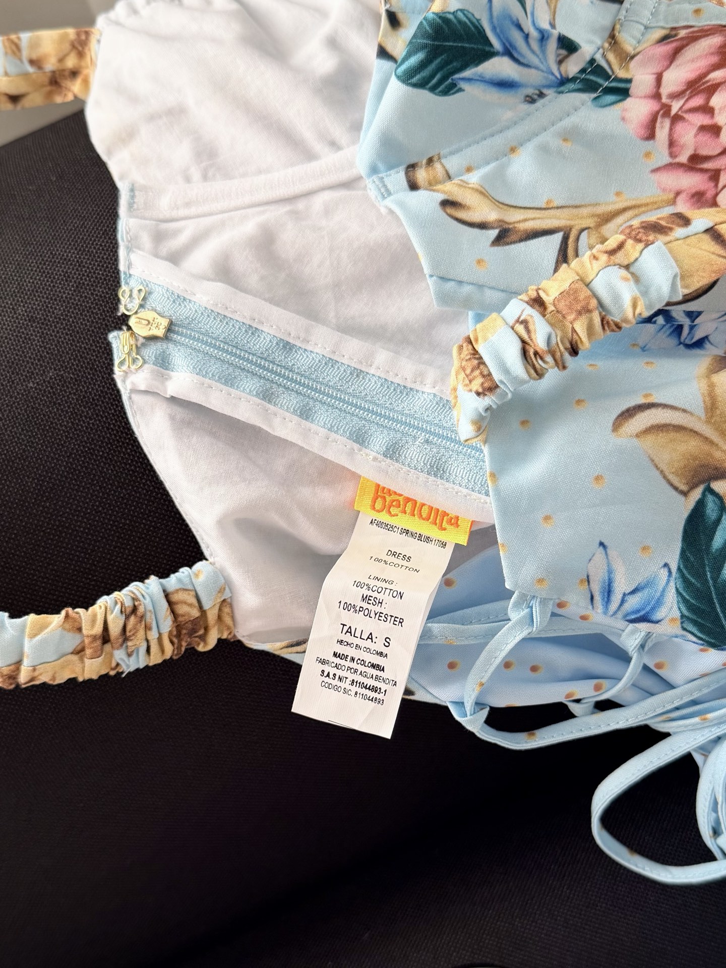 现货‼️‼️🛒款号40/清爽印花连衣裙✨定位花卉裁片度假裙，Agua Bendita副线，也是极具代表性