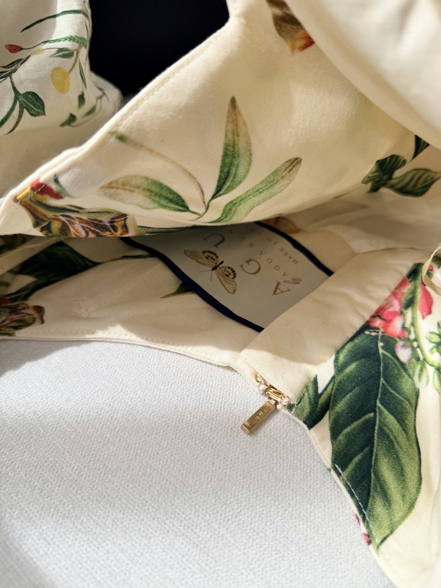 现货‼️‼️🛒款号4/泡泡袖连衣裙✨agua每一件都有独特魅力，深受本极繁主义的喜爱！！全身定位花卉，泡