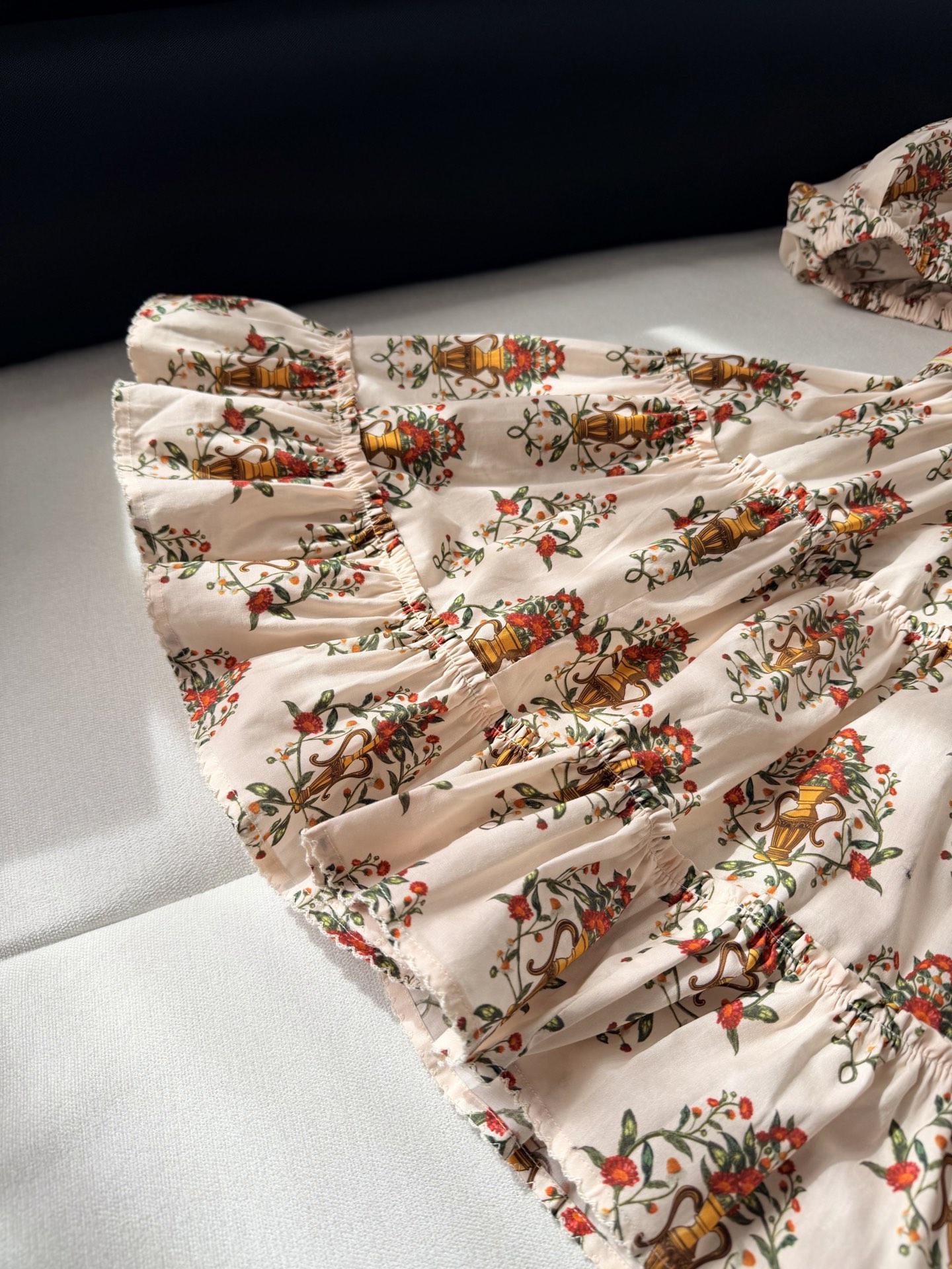 现货‼️‼️🛒款号2/花瓶钉珠连衣裙✨Agua把手工细节做到极致，有些绣花可以机器完成，这种就全靠人工一