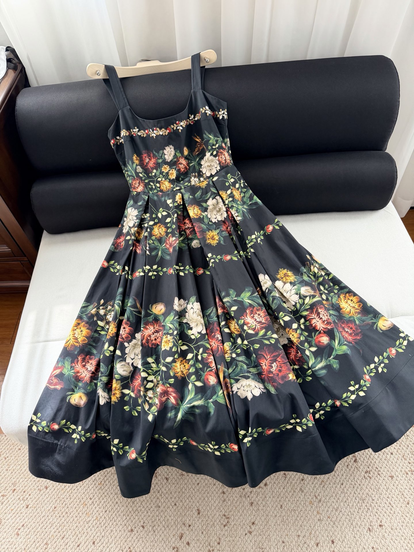 现货‼️‼️🛒款号W2512/花卉中长连衣裙✨Agua ✘ 2026💐早春风光已至！这款“Alcapar