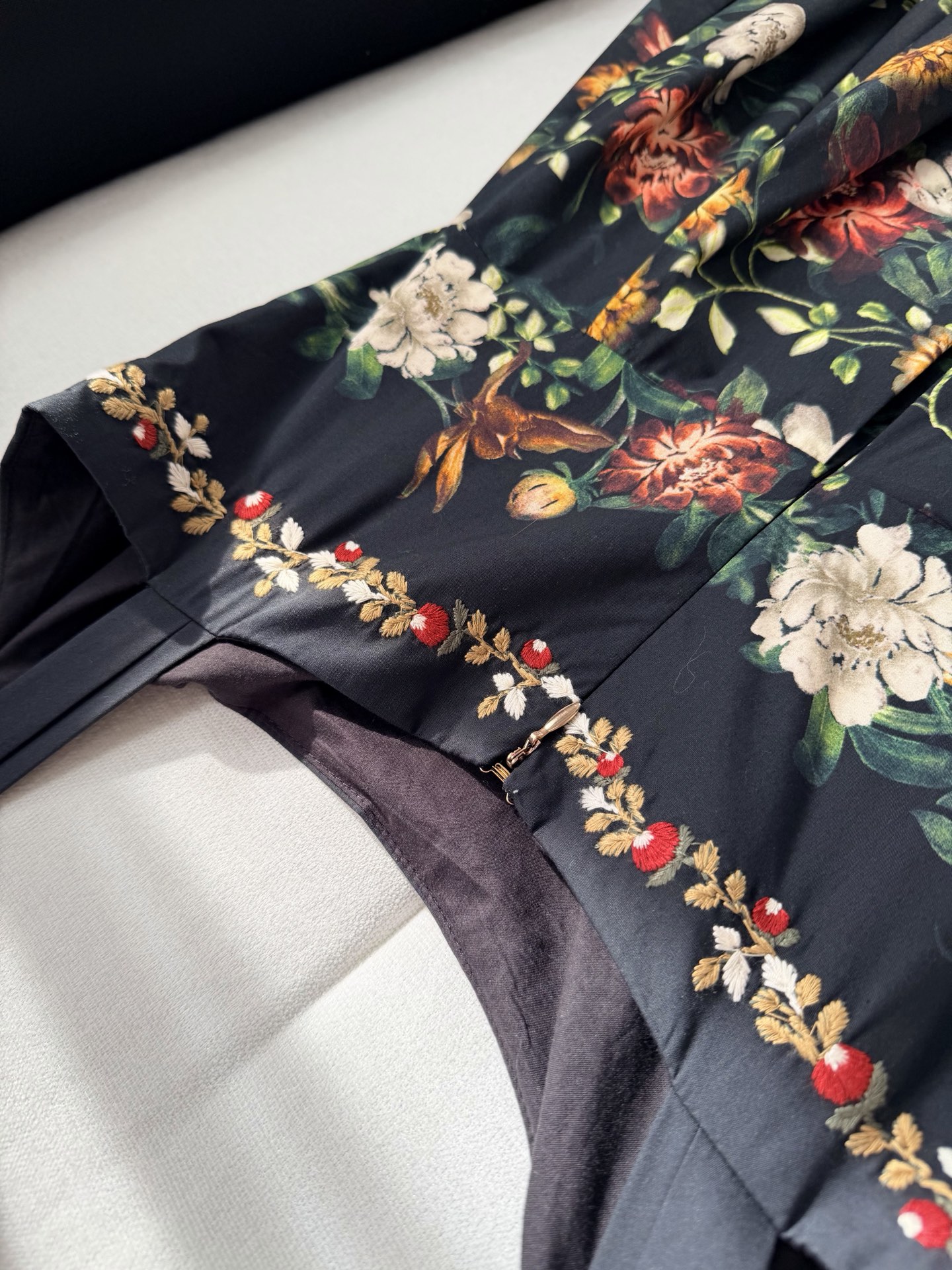 现货‼️‼️🛒款号W2512/花卉中长连衣裙✨Agua ✘ 2026💐早春风光已至！这款“Alcapar