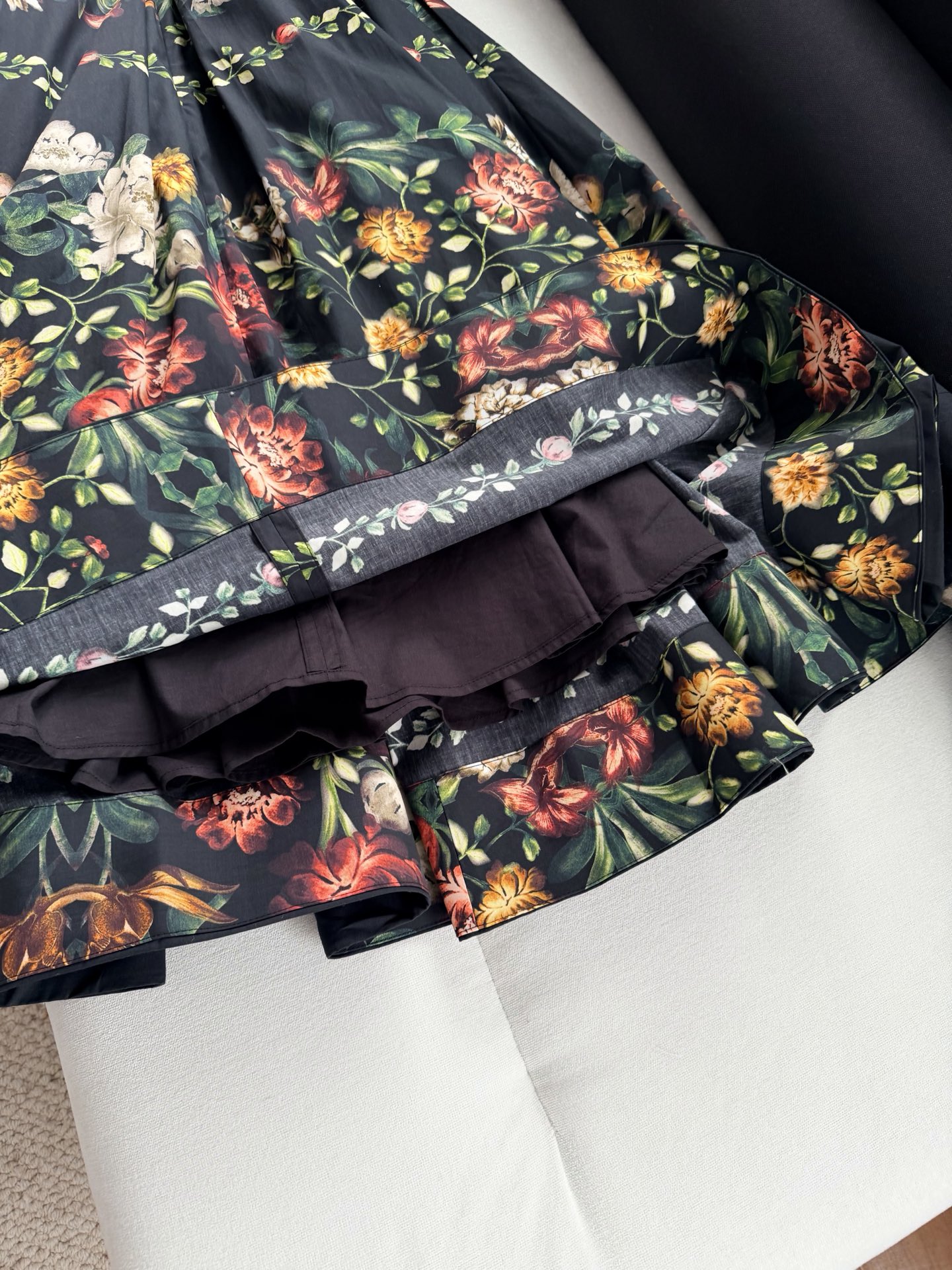 现货‼️‼️🛒款号W2512/花卉中长连衣裙✨Agua ✘ 2026💐早春风光已至！这款“Alcapar