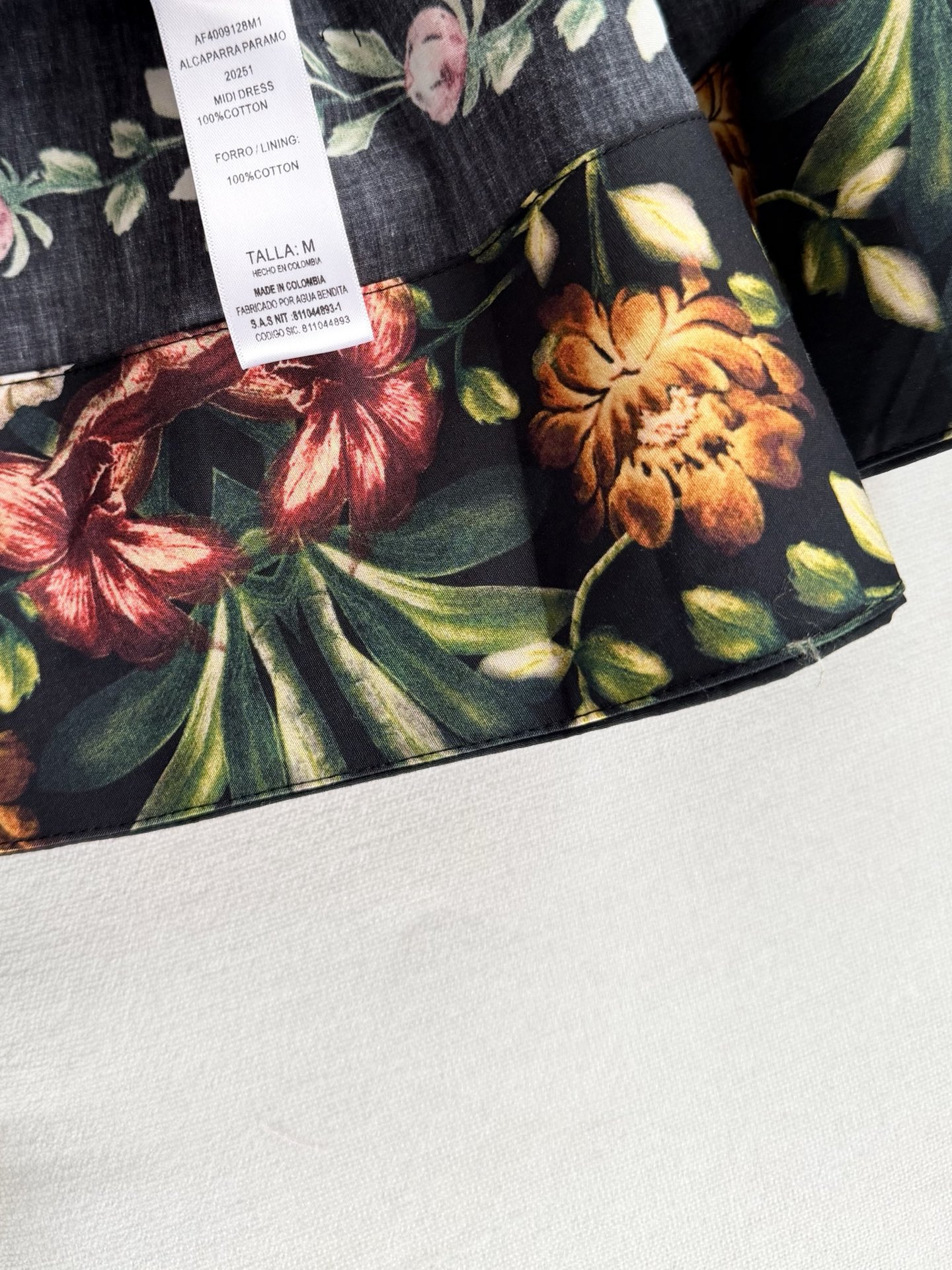 现货‼️‼️🛒款号W2512/花卉中长连衣裙✨Agua ✘ 2026💐早春风光已至！这款“Alcapar