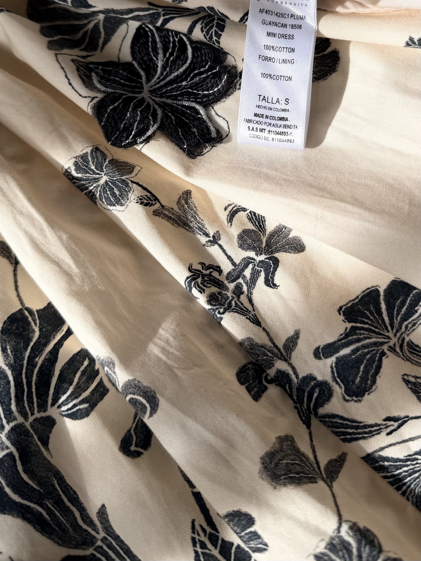 现货‼️‼️🛒款号5/水溶贴花连衣裙✨定位印花+定位水溶刺绣贴花，非常有层次、定位定点，不需要过多繁冗的