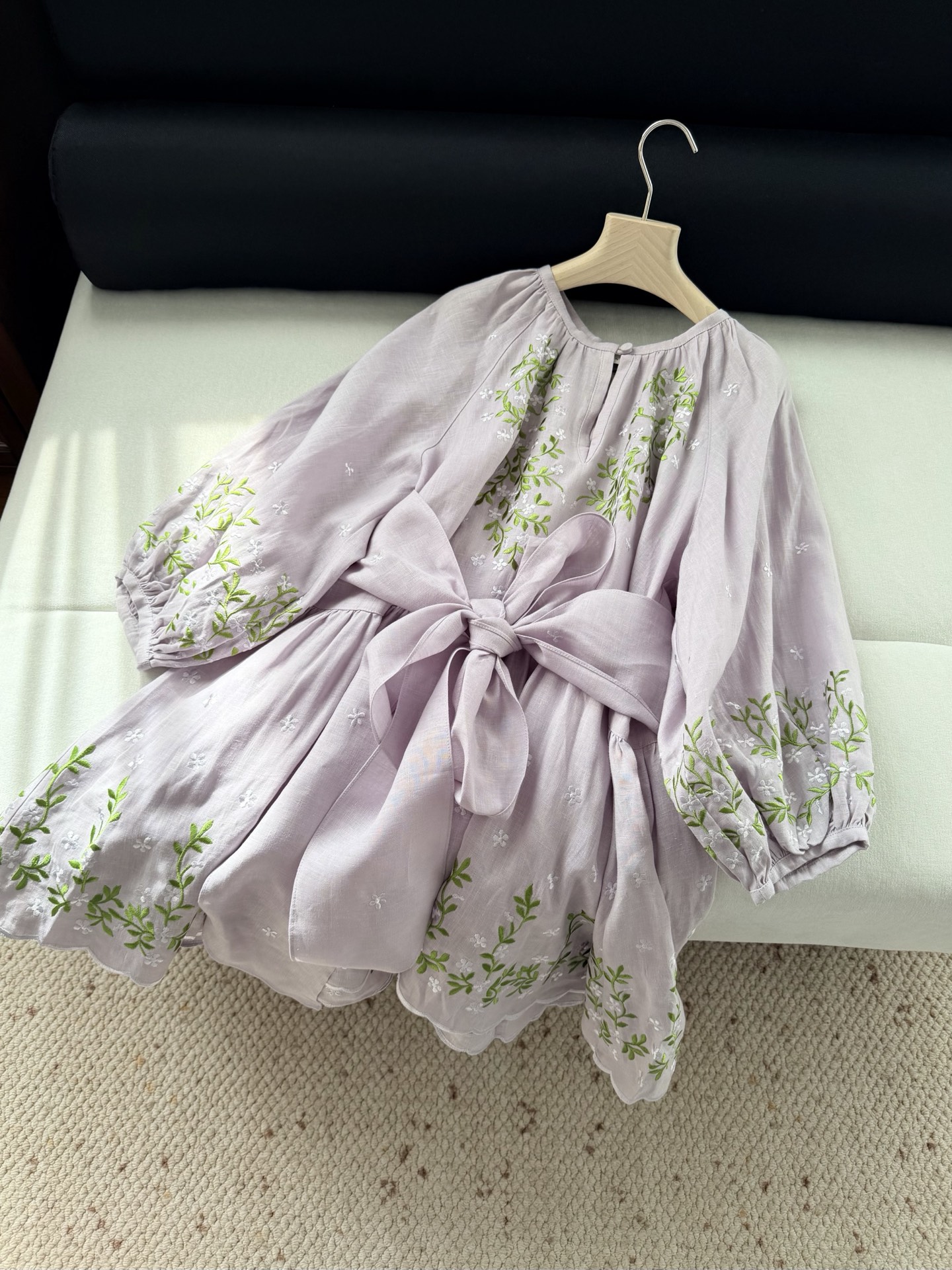 现货‼️‼️🛒款号41/藤蔓刺绣连衣裙✨进口机绣花立体饱满，都不用执着细节，单品一眼就足够出彩，天然亚麻