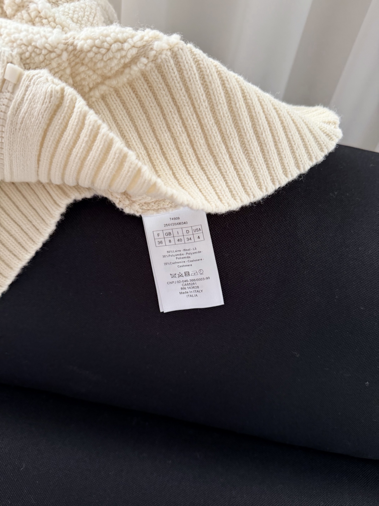 现货‼️‼️🛒款号801/经典藤格纹外套✨立体毛巾绣织造，毛绒紧密厚实，呈现菱形格颗粒感花纹，纹路清晰，