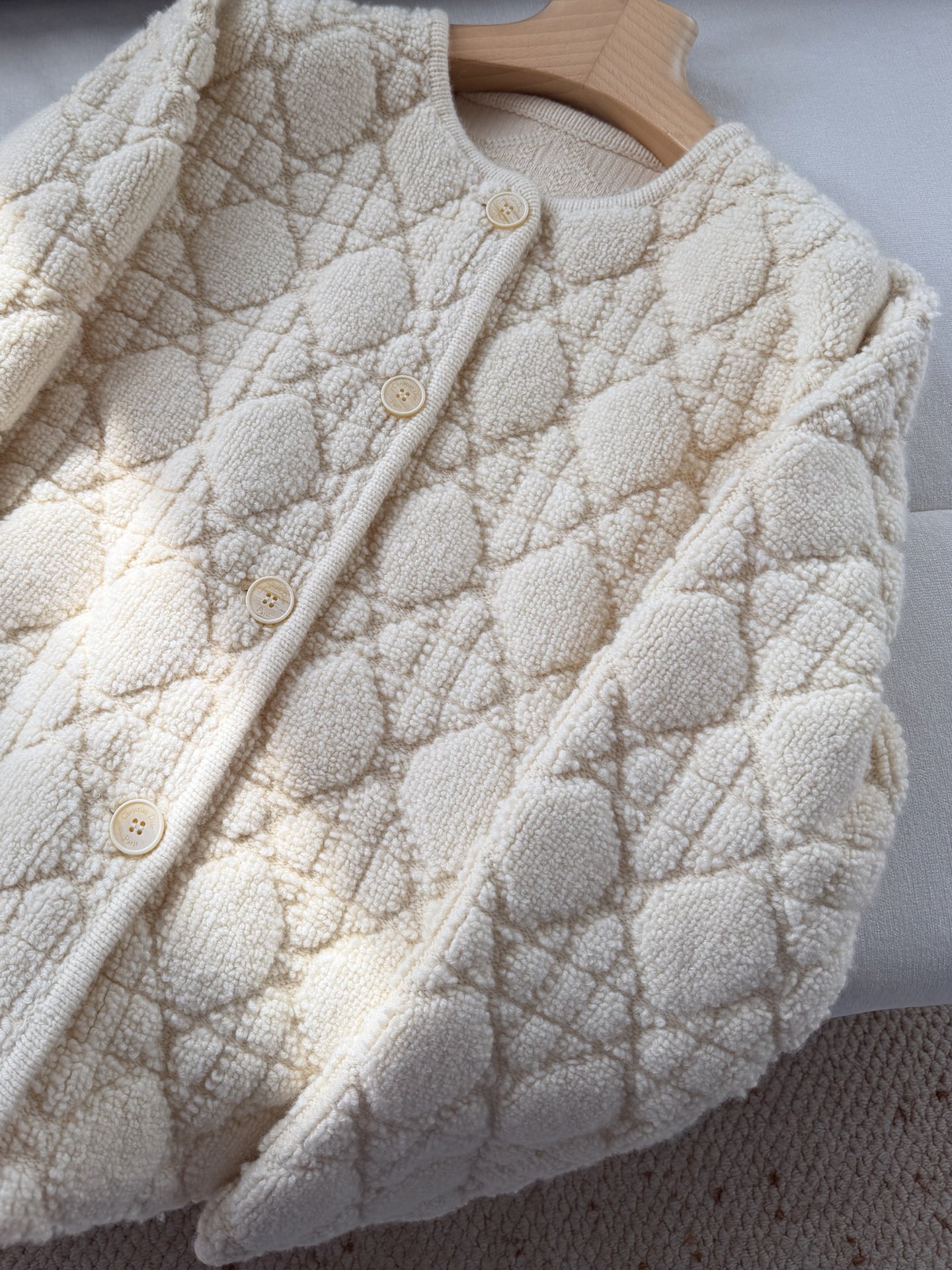 现货‼️‼️/藤格纹针织外套✨迪丽热巴同款，很有分量感的夹克，不想跟别人卷价格，衣服只载体而已，区分品质