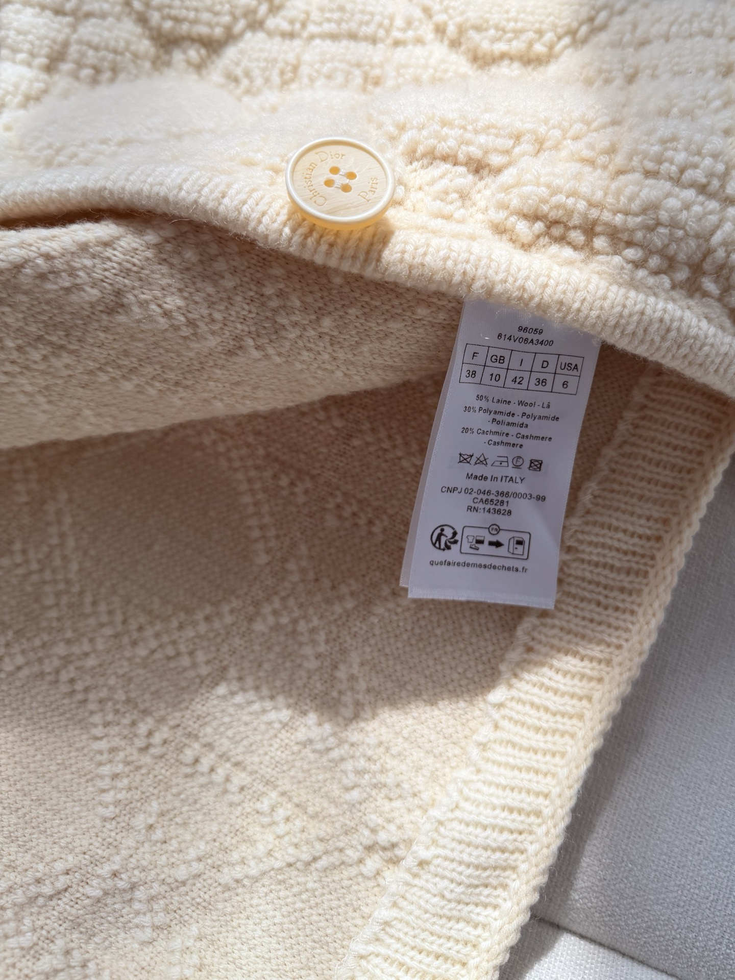 现货‼️‼️/藤格纹针织外套✨迪丽热巴同款，很有分量感的夹克，不想跟别人卷价格，衣服只载体而已，区分品质