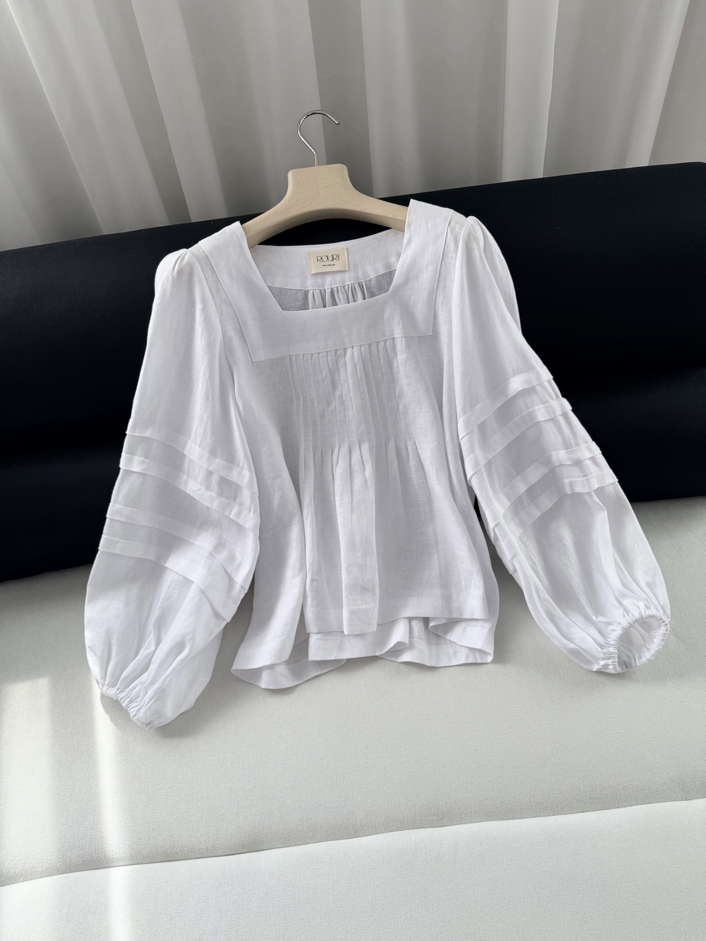 现货‼️‼️/亚麻套装✨来自西班牙的小众品牌，喜欢亚麻原生与纯真感，以强调拥抱自然、回归宁静的整体性，坚