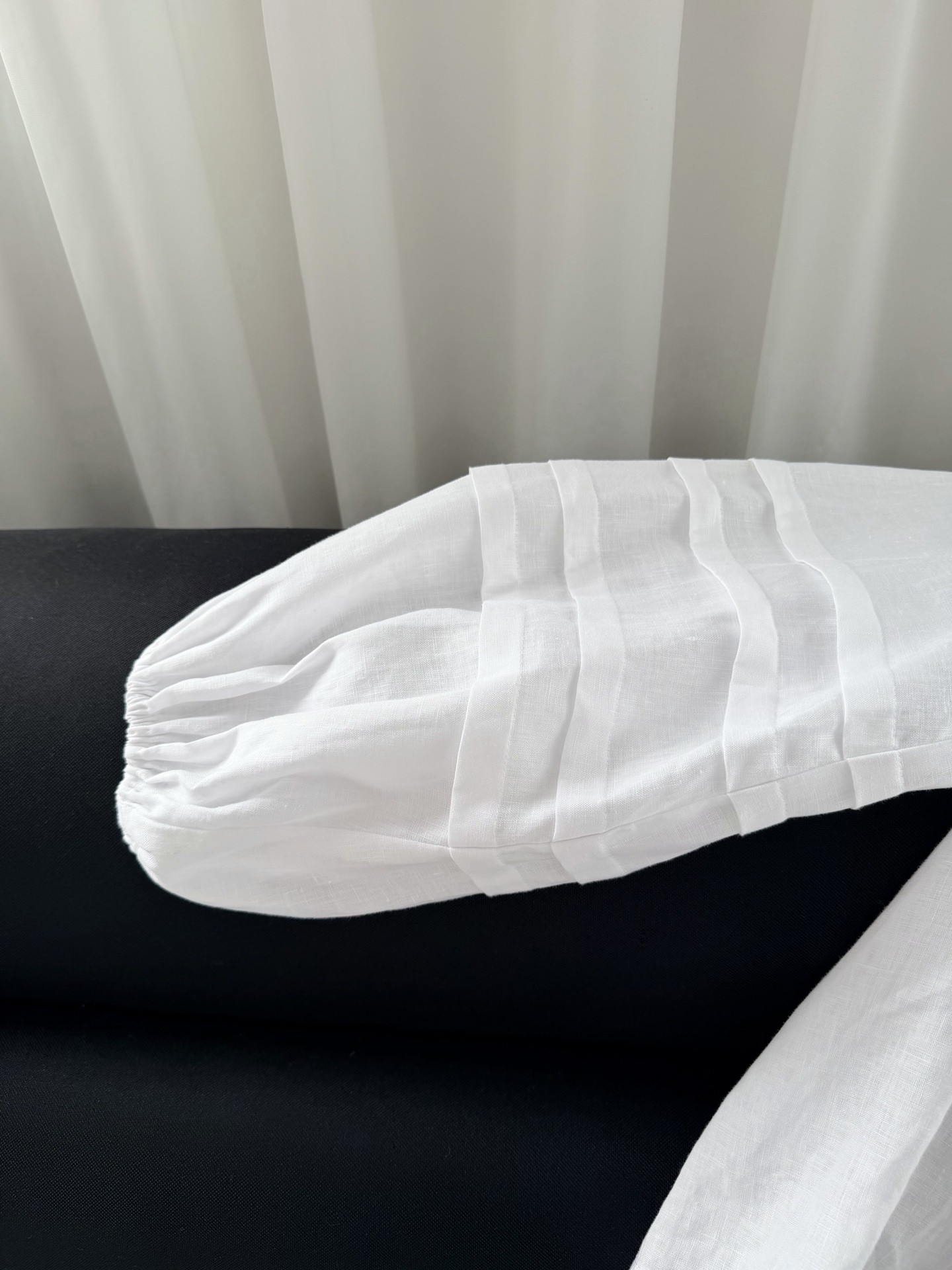 现货‼️‼️/亚麻套装✨来自西班牙的小众品牌，喜欢亚麻原生与纯真感，以强调拥抱自然、回归宁静的整体性，坚