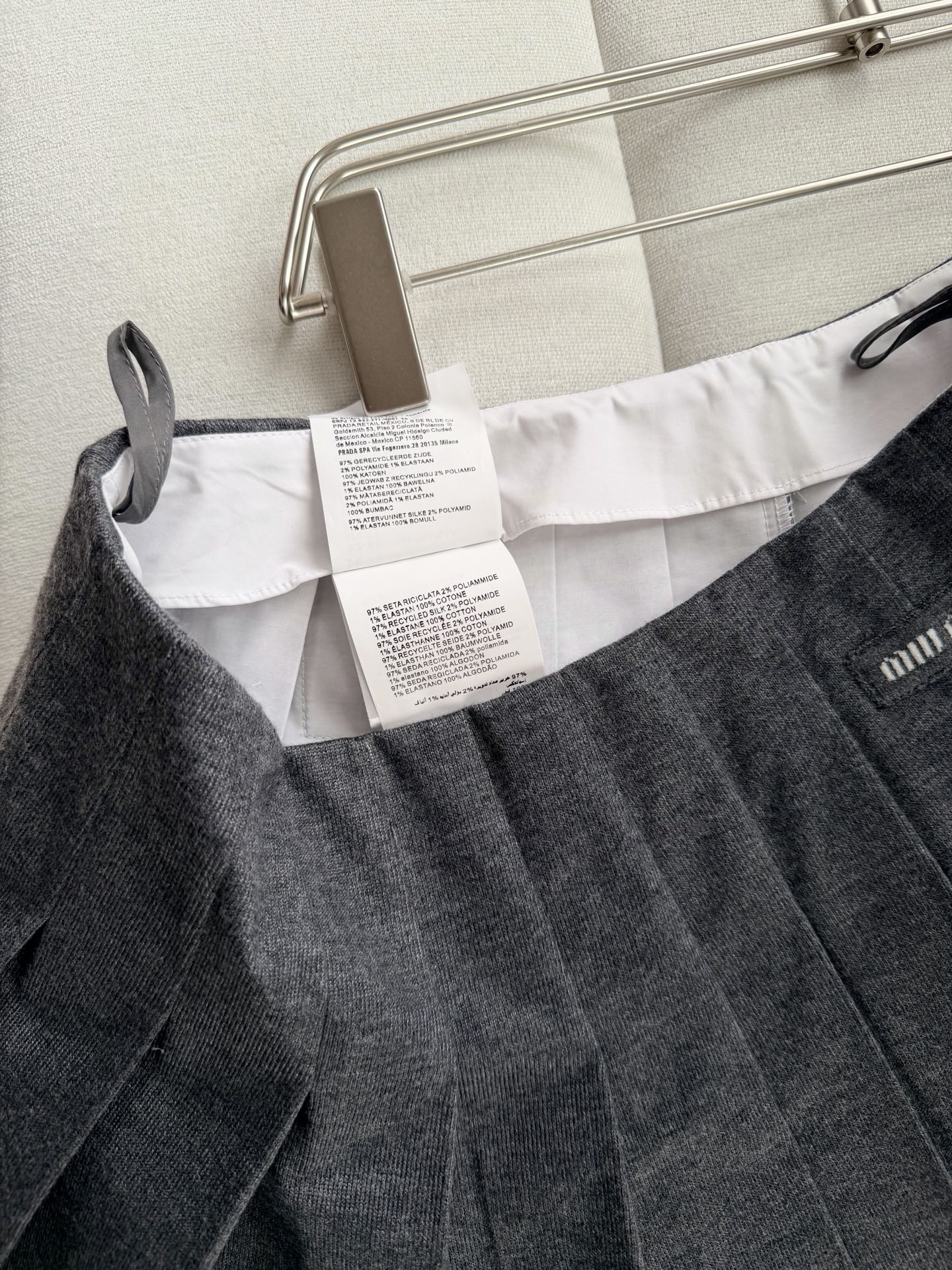 现货‼️‼️/假两件百褶半裙✨羊毛针织复合府绸棉布半身裙，工艺特殊、毛纱织片后压胶粘朴定位压褶，基本全靠