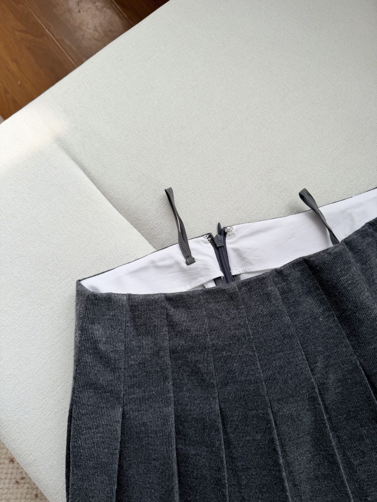 现货‼️‼️/假两件百褶半裙✨羊毛针织复合府绸棉布半身裙，工艺特殊、毛纱织片后压胶粘朴定位压褶，基本全靠