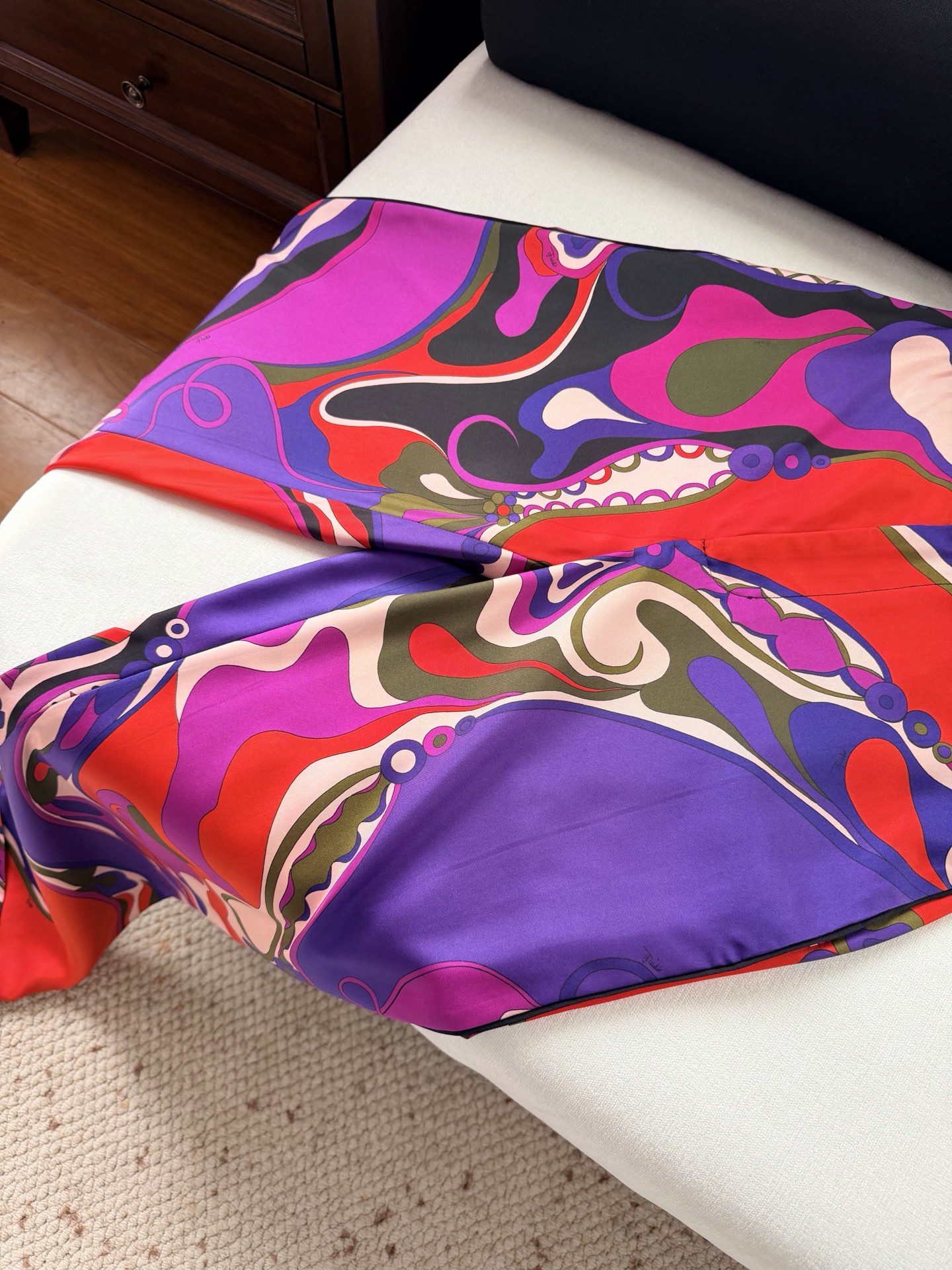 现货‼️‼️/真丝印花休闲裤✨100%重磅斜纹真丝、多色抽象印花，正面拉链纽扣开合，侧边口袋，后腰弹力褶