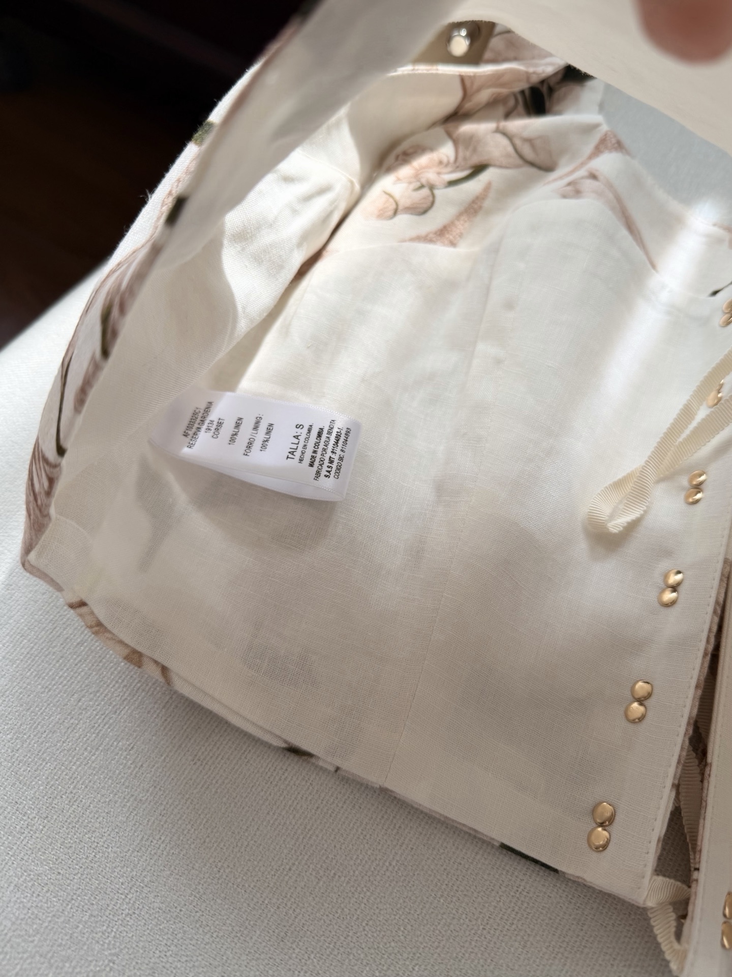 现货‼️‼️/绑带上衣✨手绘印花 Buddha's Hand佛手柑，随机散落的印花，鱼骨塑形支撑起一片生