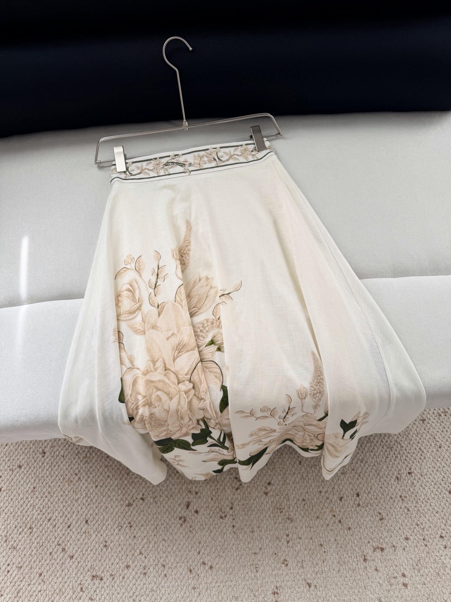 现货‼️‼️/佛手柑花半裙✨手绘印花 Buddha's Hand佛手柑，整条裙子一片生动的图案，自带幸运