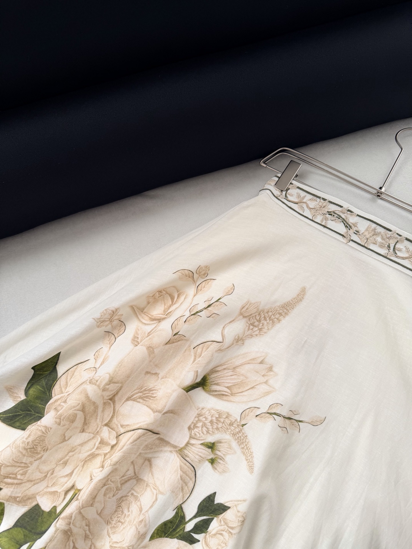 现货‼️‼️/佛手柑花半裙✨手绘印花 Buddha's Hand佛手柑，整条裙子一片生动的图案，自带幸运