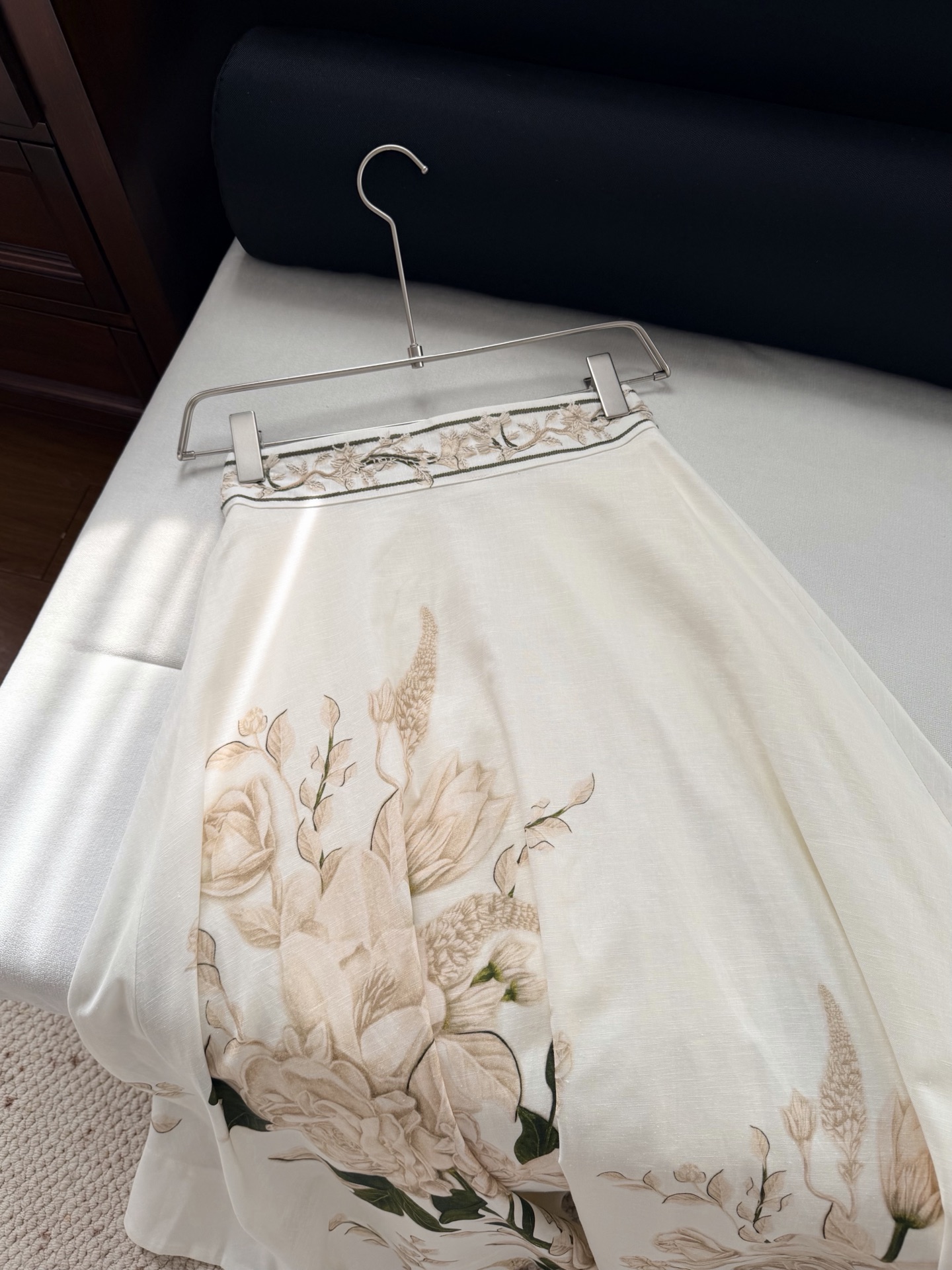 现货‼️‼️/佛手柑花半裙✨手绘印花 Buddha's Hand佛手柑，整条裙子一片生动的图案，自带幸运