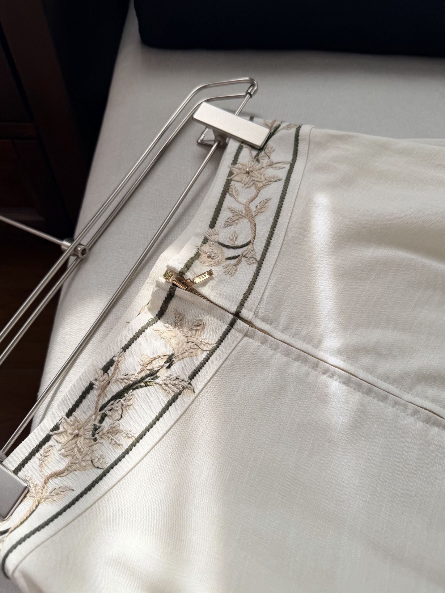 现货‼️‼️/佛手柑花半裙✨手绘印花 Buddha's Hand佛手柑，整条裙子一片生动的图案，自带幸运