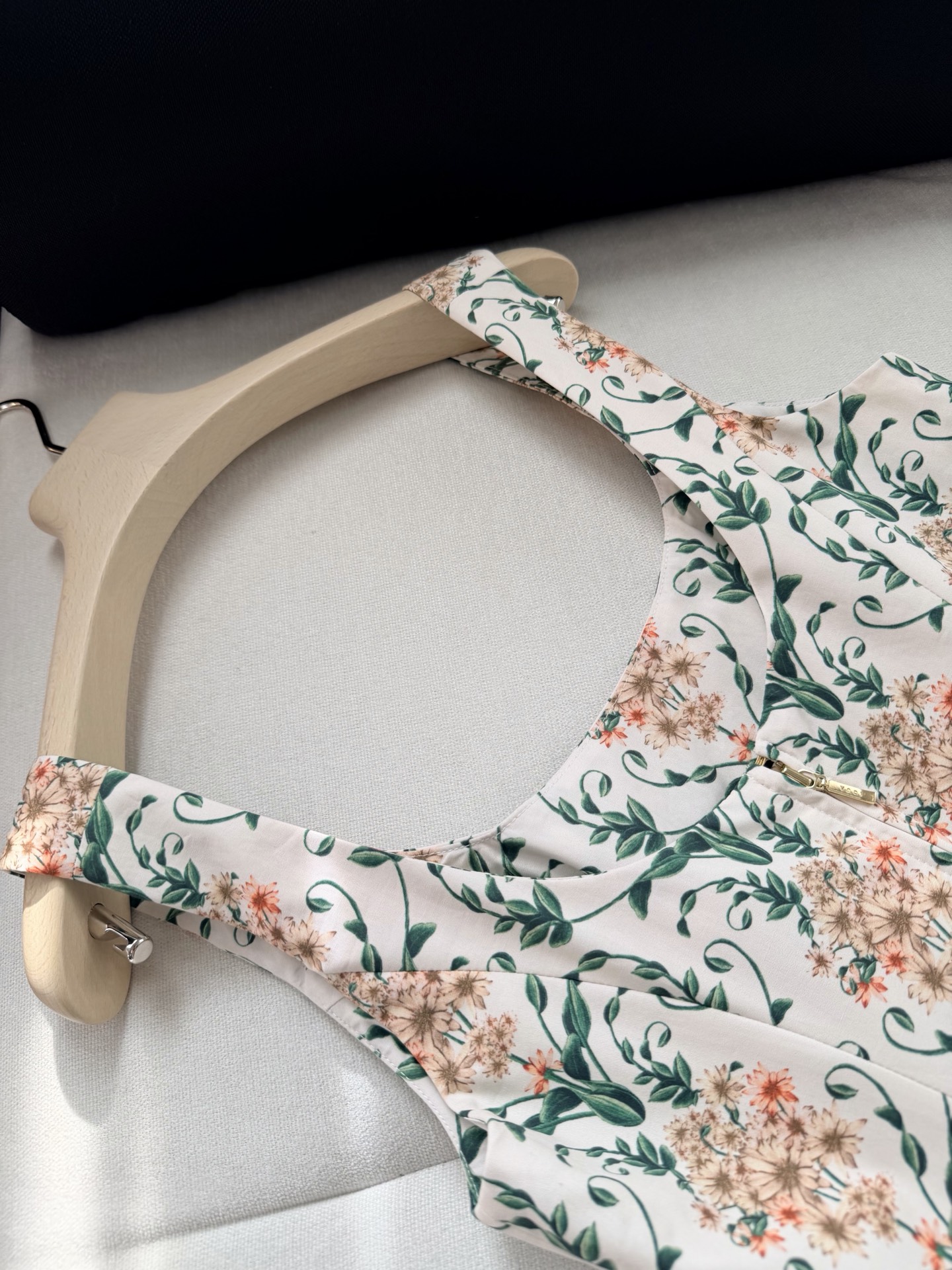 现货‼️‼️/花卉棉质连衣裙✨Agua ✘ 2026💐100%棉质、版型王牌~印花U形领胸衣式收腰A字迷