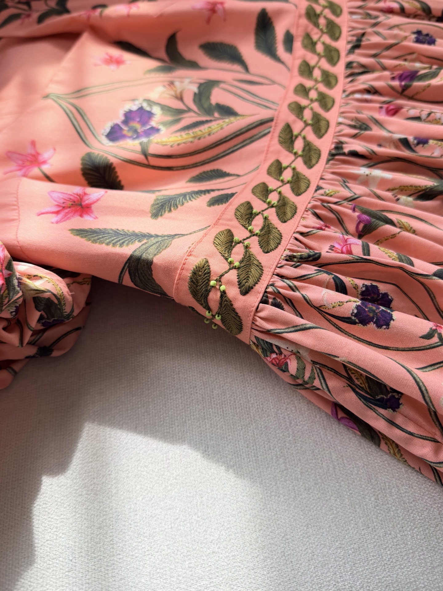 现货‼️‼️/泡泡袖钉珠连衣裙✨Agua by Agua Bendita，棉布花卉印花，法式宫廷泡泡袖设