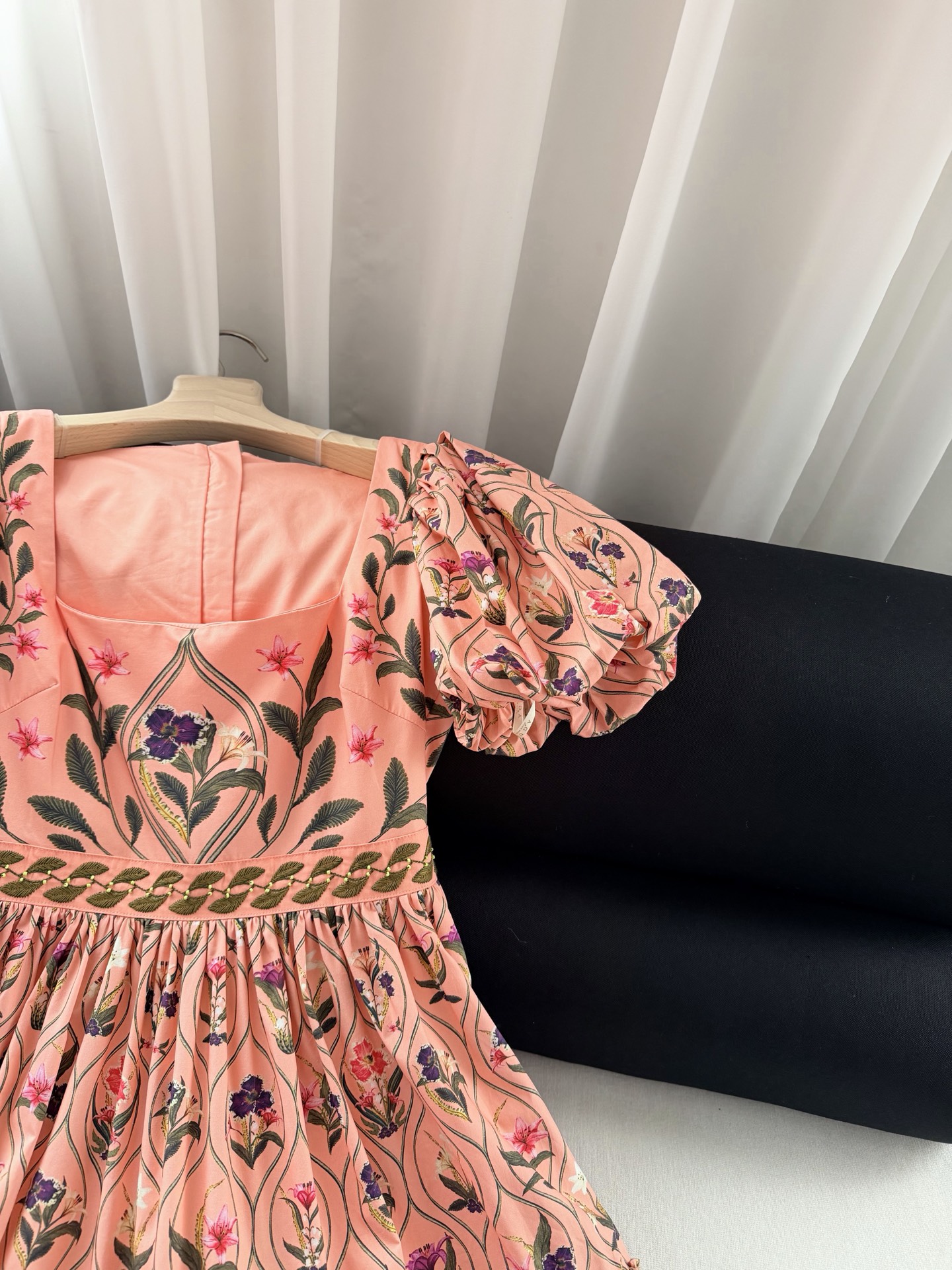 现货‼️‼️/泡泡袖钉珠连衣裙✨Agua by Agua Bendita，棉布花卉印花，法式宫廷泡泡袖设