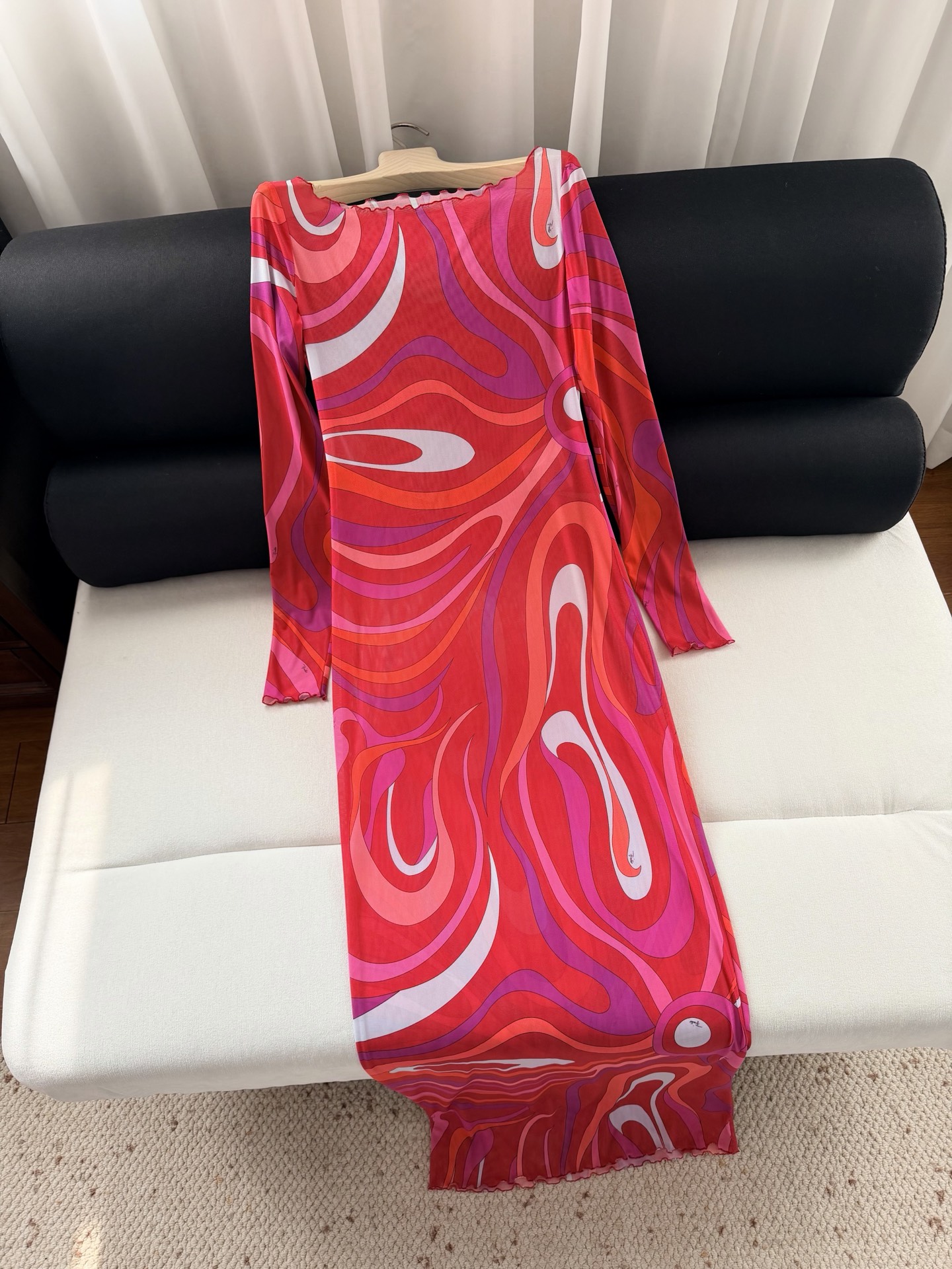 现货‼️‼️/薄纱透视连衣裙✨典藏的“Marmo”漩涡图案环绕印花，薄纱罩衫式长裙，网布制成 修身裁剪 