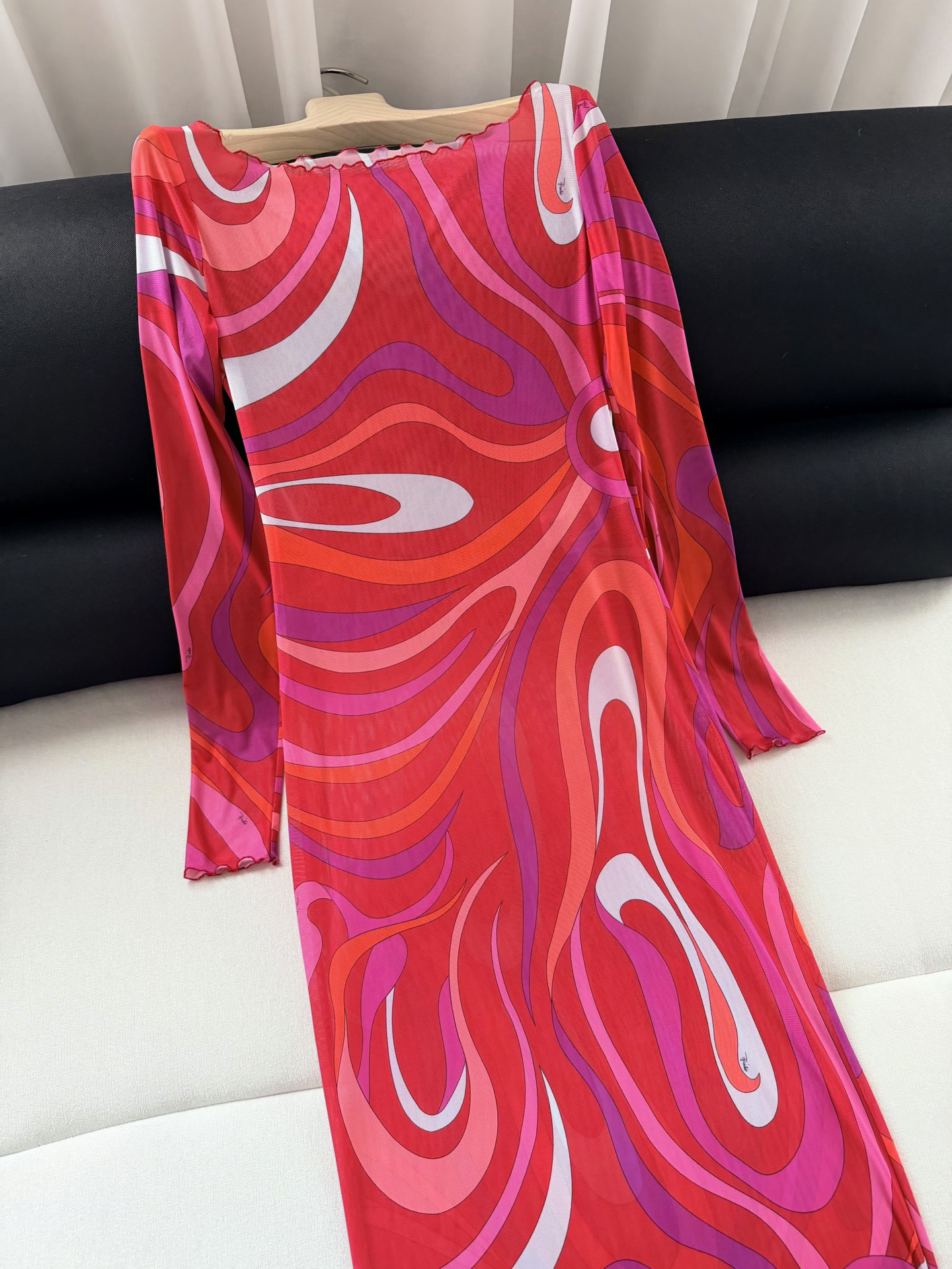 现货‼️‼️/薄纱透视连衣裙✨典藏的“Marmo”漩涡图案环绕印花，薄纱罩衫式长裙，网布制成 修身裁剪 