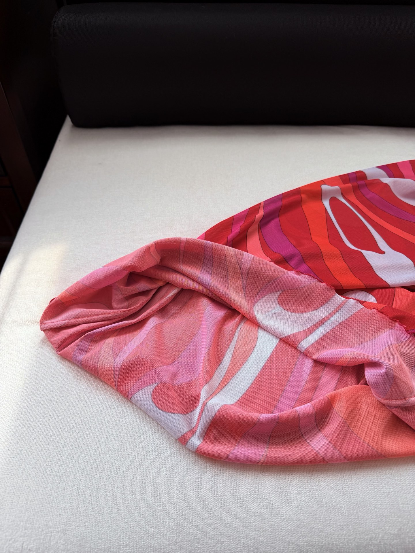 现货‼️‼️/薄纱透视连衣裙✨典藏的“Marmo”漩涡图案环绕印花，薄纱罩衫式长裙，网布制成 修身裁剪 