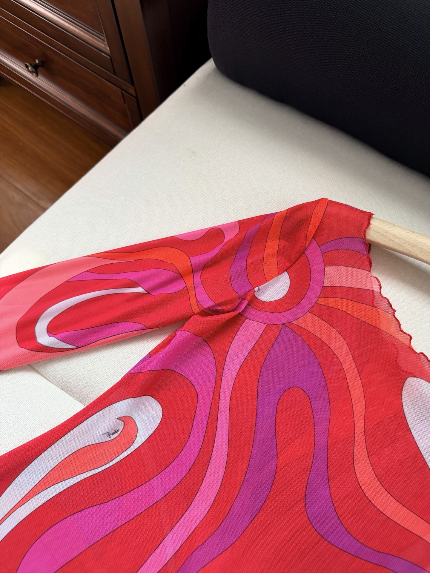 现货‼️‼️薄纱透视上衣✨典藏的“Marmo”漩涡图案环绕印花，薄纱罩衫式上衣，轻盈有弹力的网布制成 修